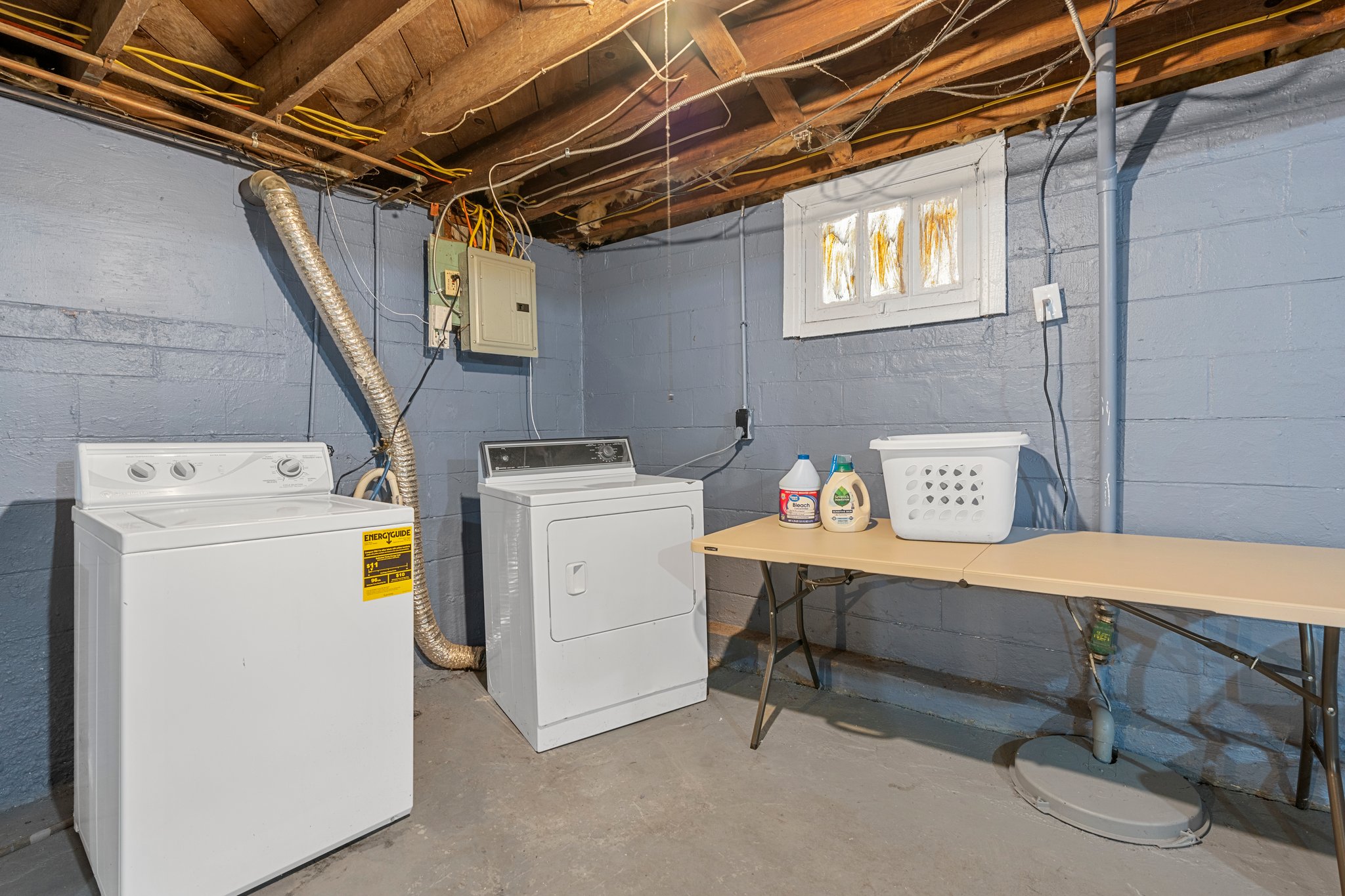 2 Bedrooms Bedrooms, ,1 BathroomBathrooms,Other Homes,For Rent,1322