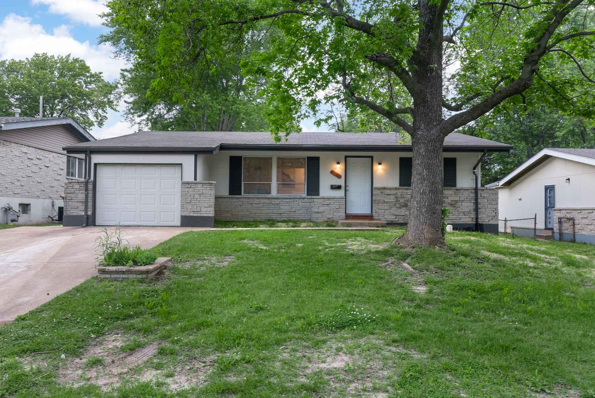 4 Bedrooms Bedrooms, ,2 BathroomsBathrooms,Woodford Homes,For Rent,1336