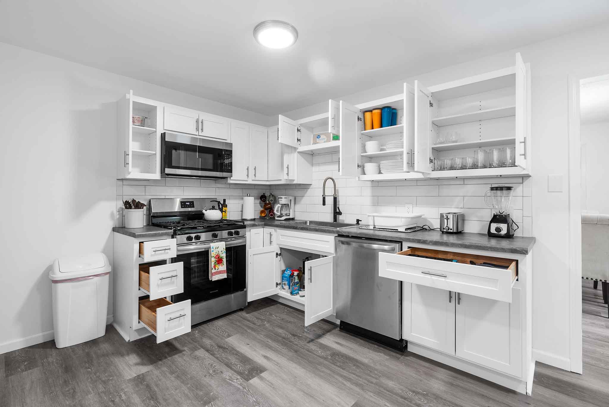 4 Bedrooms Bedrooms, ,2 BathroomsBathrooms,Woodford Homes,For Rent,1336