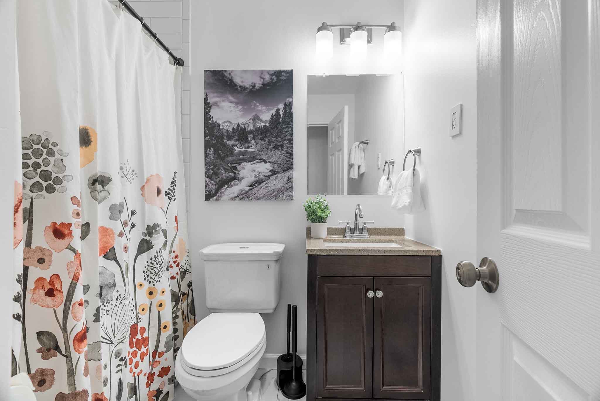 4 Bedrooms Bedrooms, ,2 BathroomsBathrooms,Woodford Homes,For Rent,1336