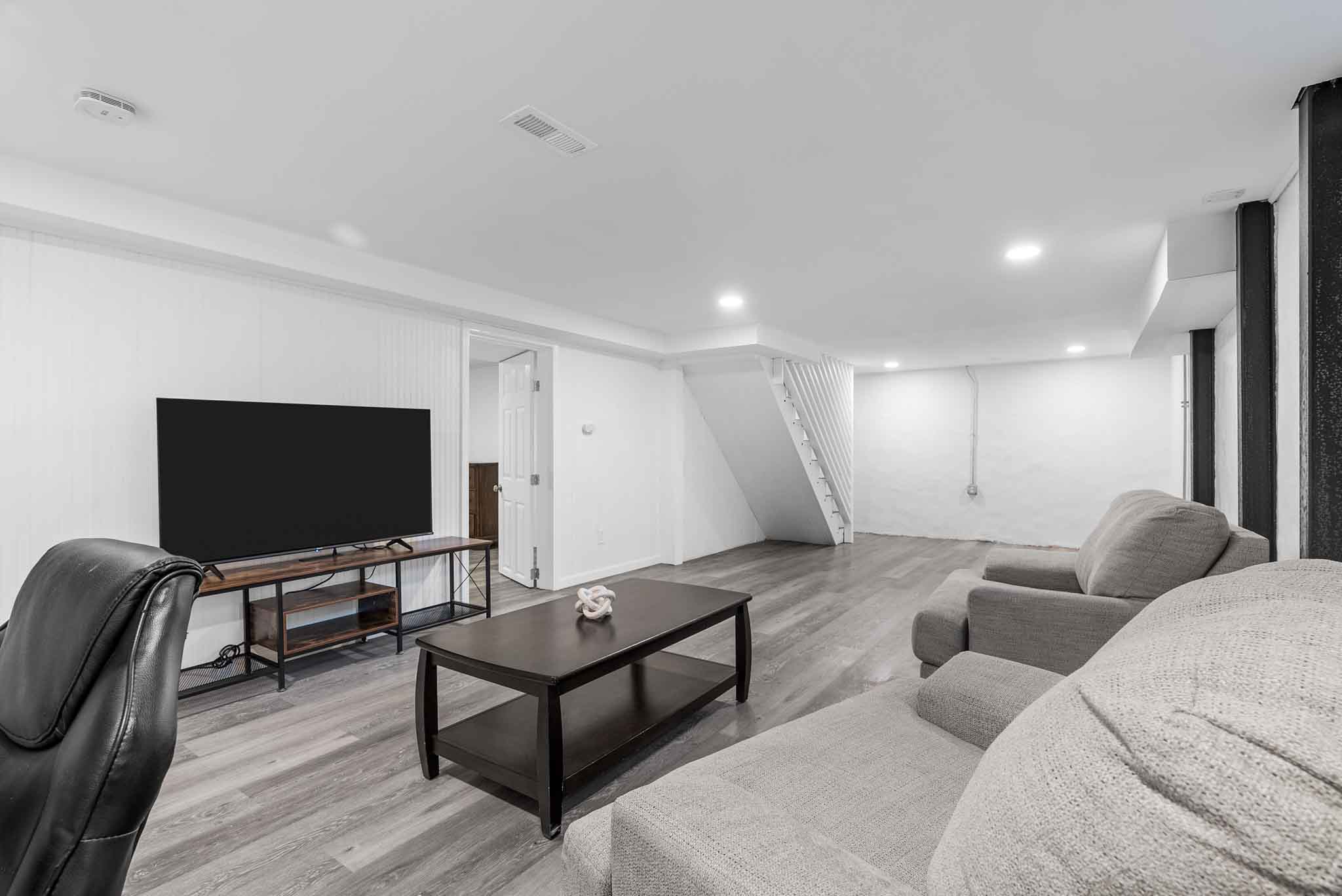 4 Bedrooms Bedrooms, ,2 BathroomsBathrooms,Woodford Homes,For Rent,1336