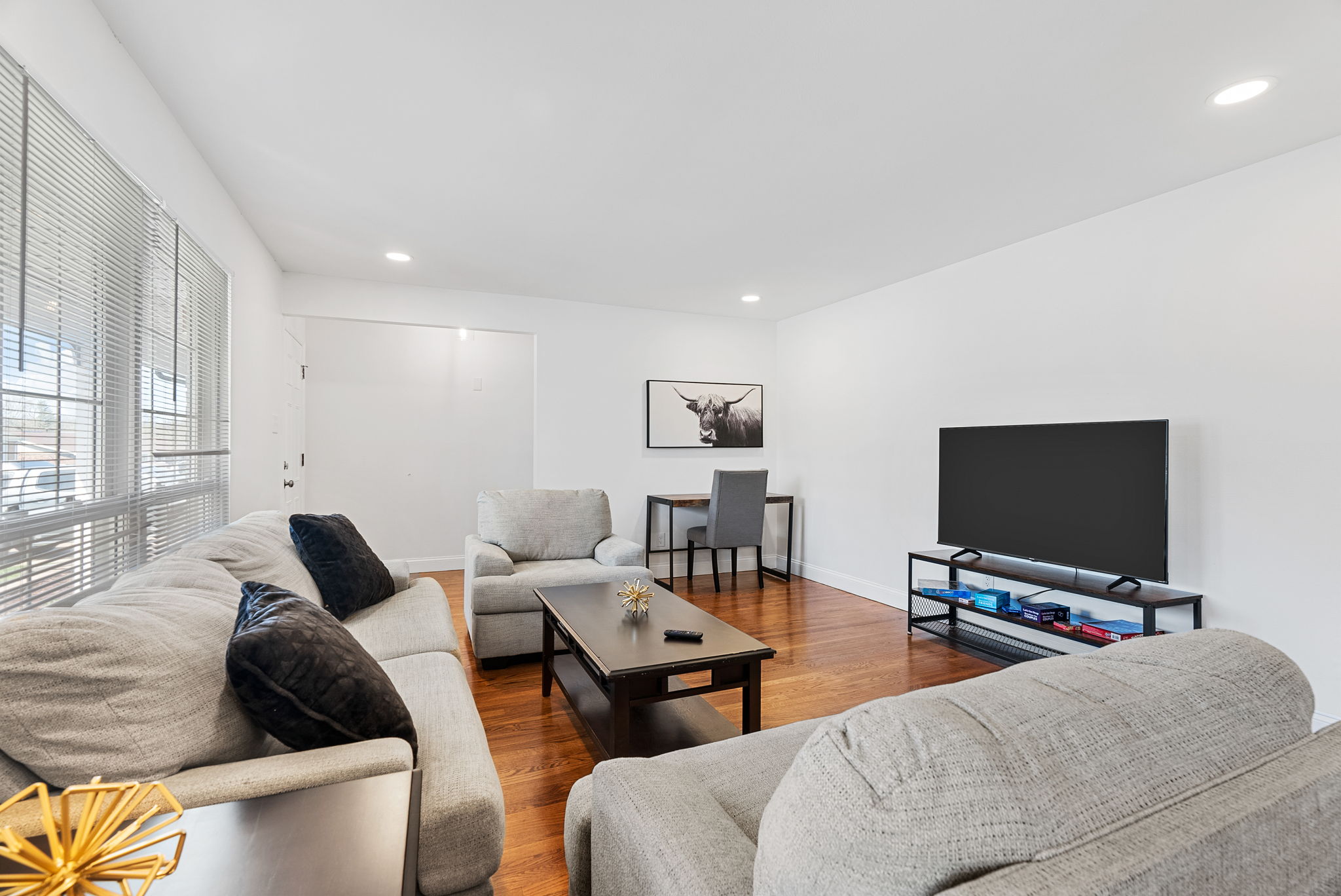5 Bedrooms Bedrooms, ,3 BathroomsBathrooms,Woodford Homes,For Rent,1341