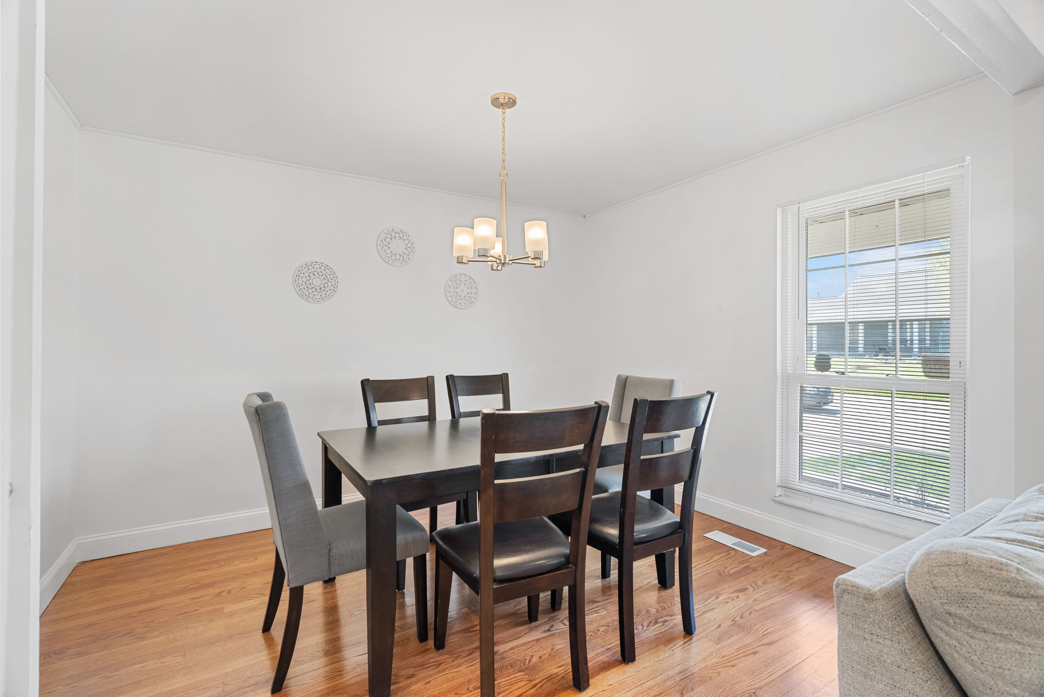 5 Bedrooms Bedrooms, ,3 BathroomsBathrooms,Woodford Homes,For Rent,1341