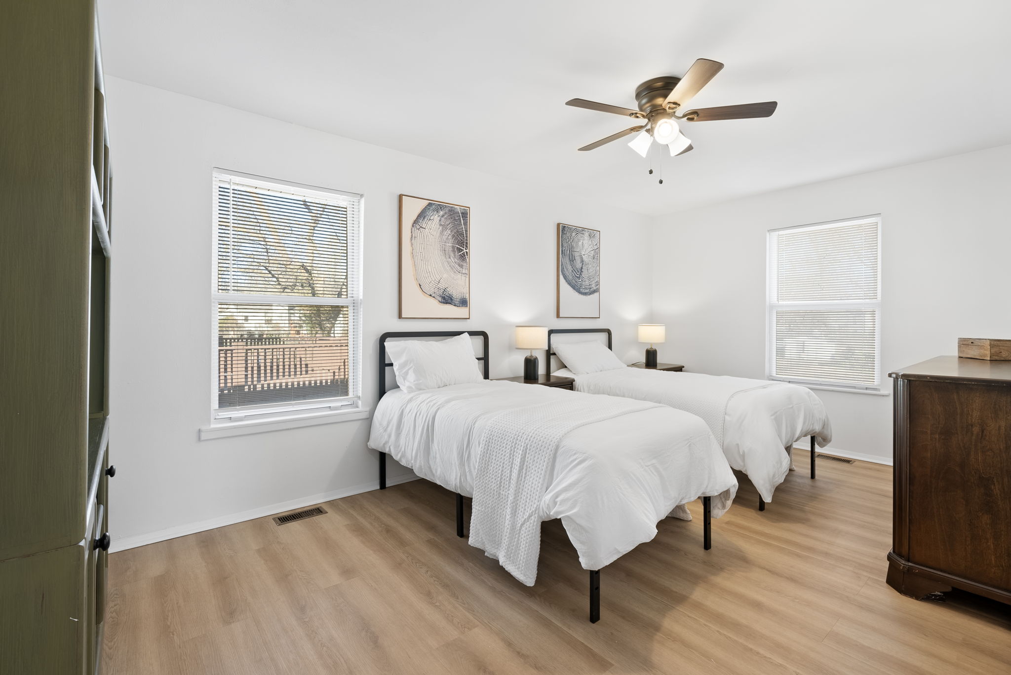 4 Bedrooms Bedrooms, ,2 BathroomsBathrooms,Woodford Homes,For Rent,1342
