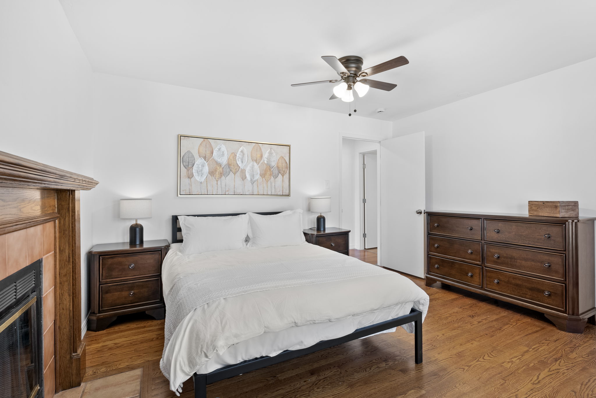 4 Bedrooms Bedrooms, ,2 BathroomsBathrooms,Woodford Homes,For Rent,1342