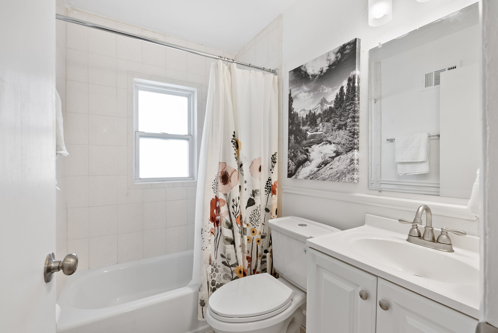4 Bedrooms Bedrooms, ,2 BathroomsBathrooms,Woodford Homes,For Rent,1342