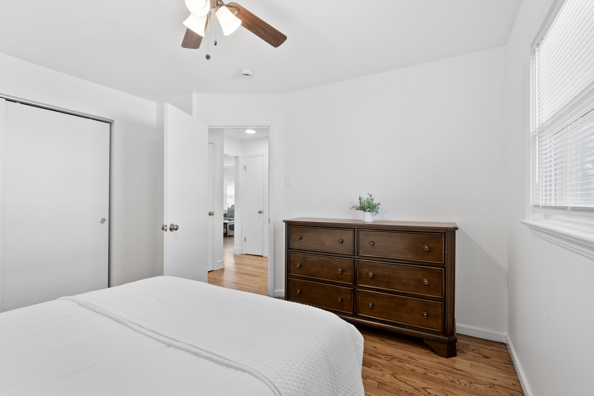 4 Bedrooms Bedrooms, ,2 BathroomsBathrooms,Woodford Homes,For Rent,1342