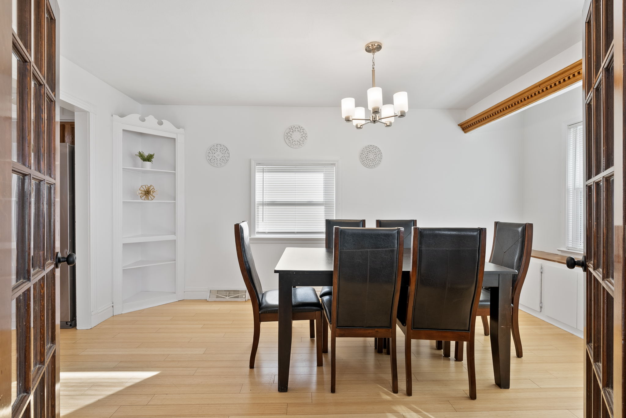 4 Bedrooms Bedrooms, ,2 BathroomsBathrooms,Woodford Homes,For Rent,1342