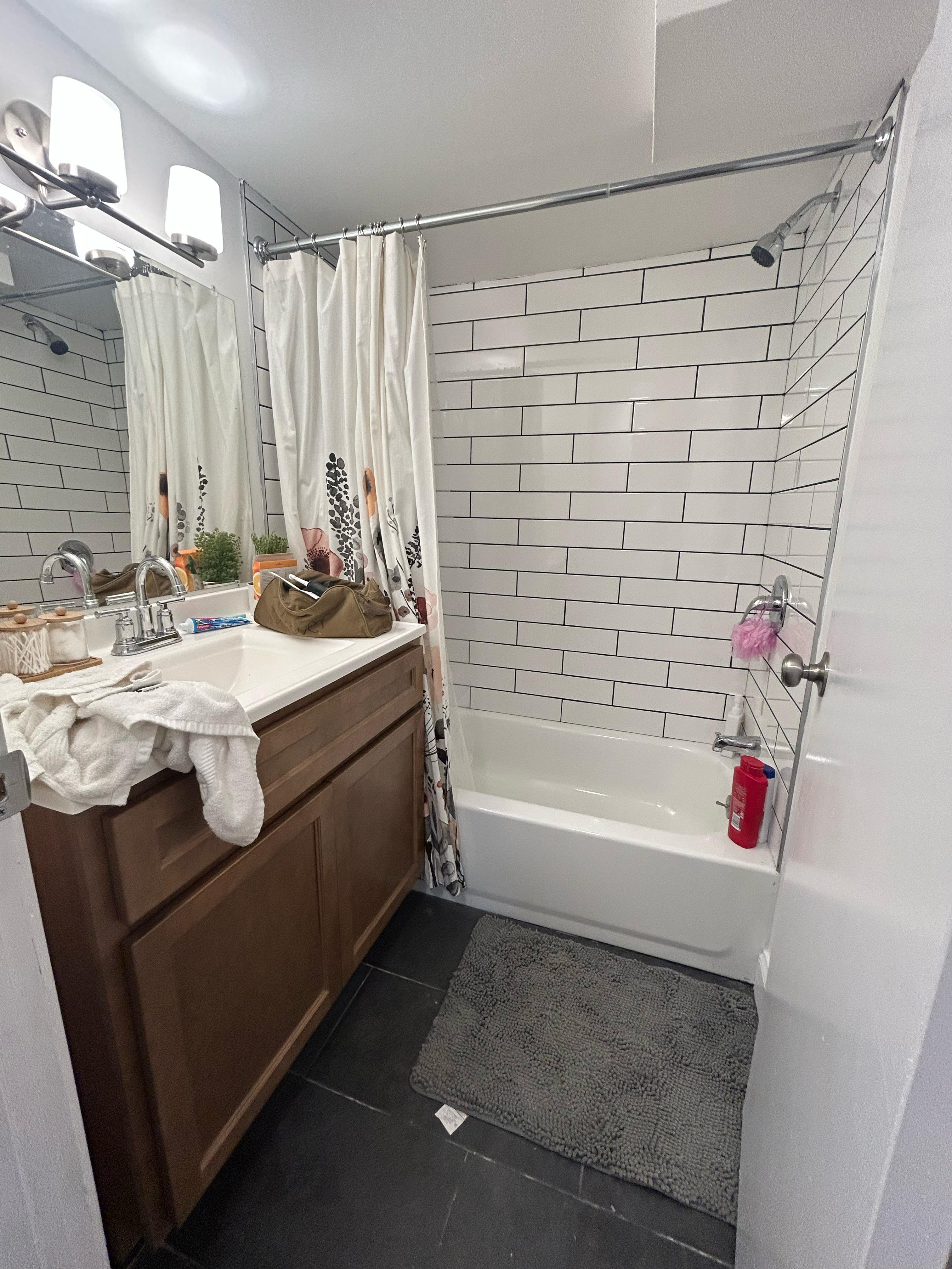 4 Bedrooms Bedrooms, ,2 BathroomsBathrooms,Woodford Homes,For Rent,1344