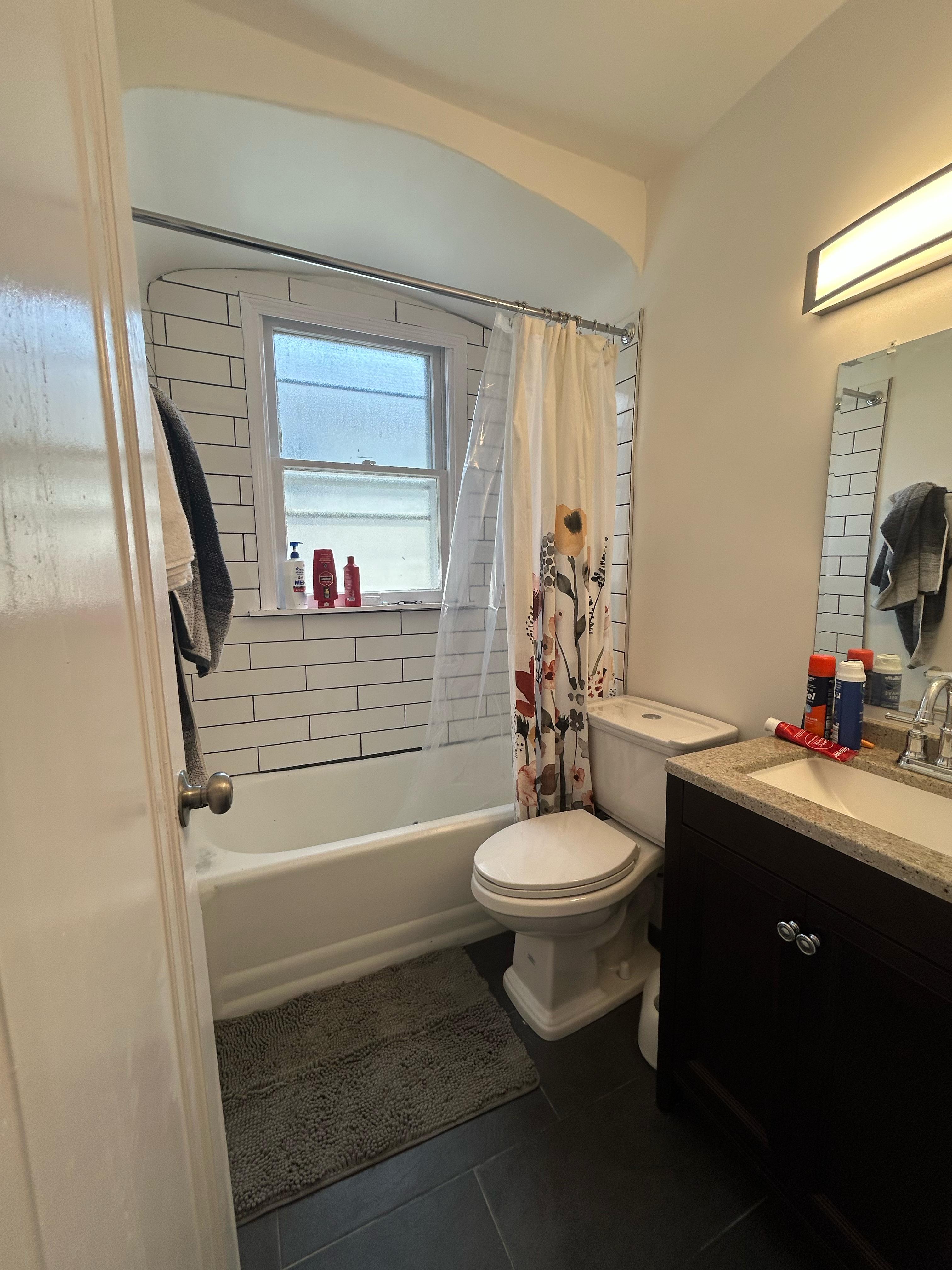 4 Bedrooms Bedrooms, ,2 BathroomsBathrooms,Woodford Homes,For Rent,1344