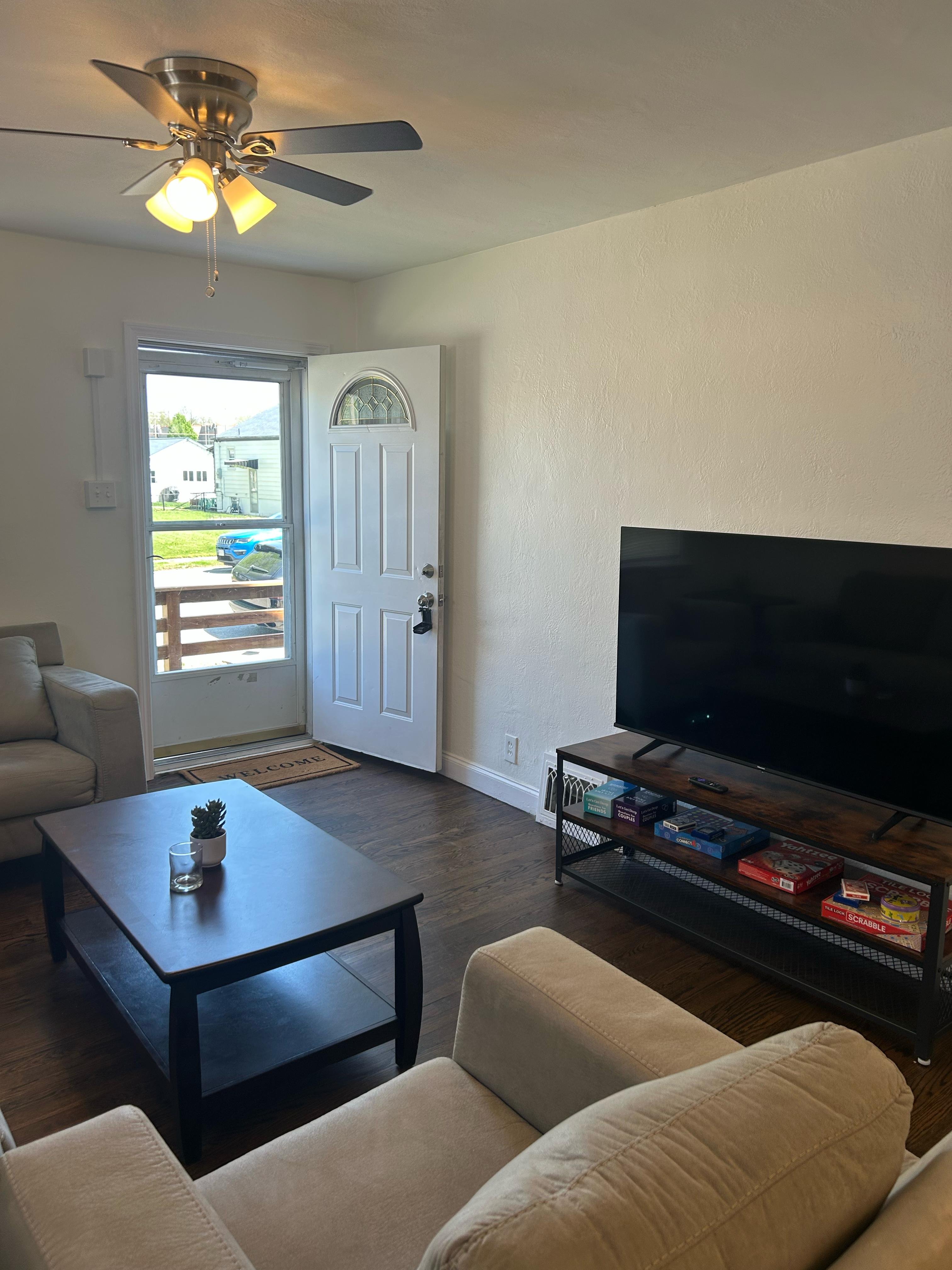 4 Bedrooms Bedrooms, ,2 BathroomsBathrooms,Woodford Homes,For Rent,1344