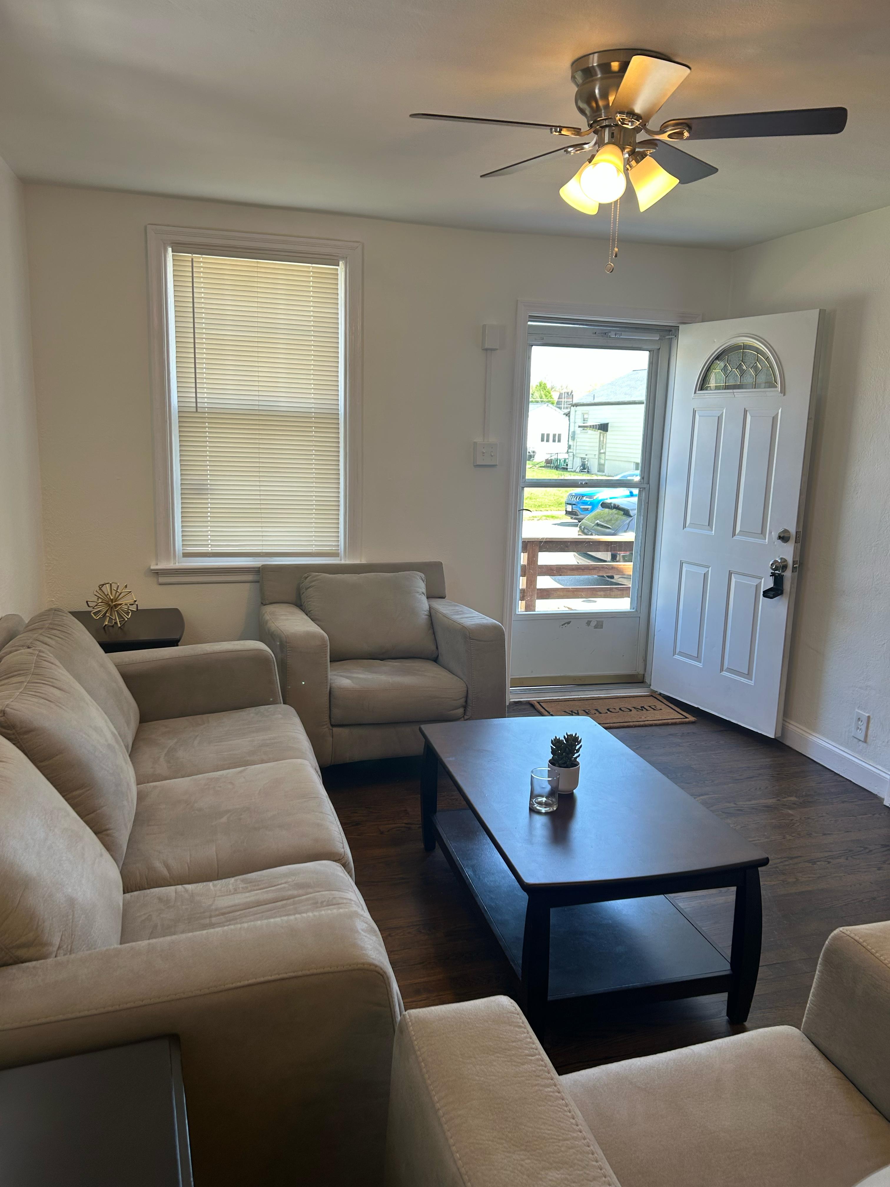 4 Bedrooms Bedrooms, ,2 BathroomsBathrooms,Woodford Homes,For Rent,1344