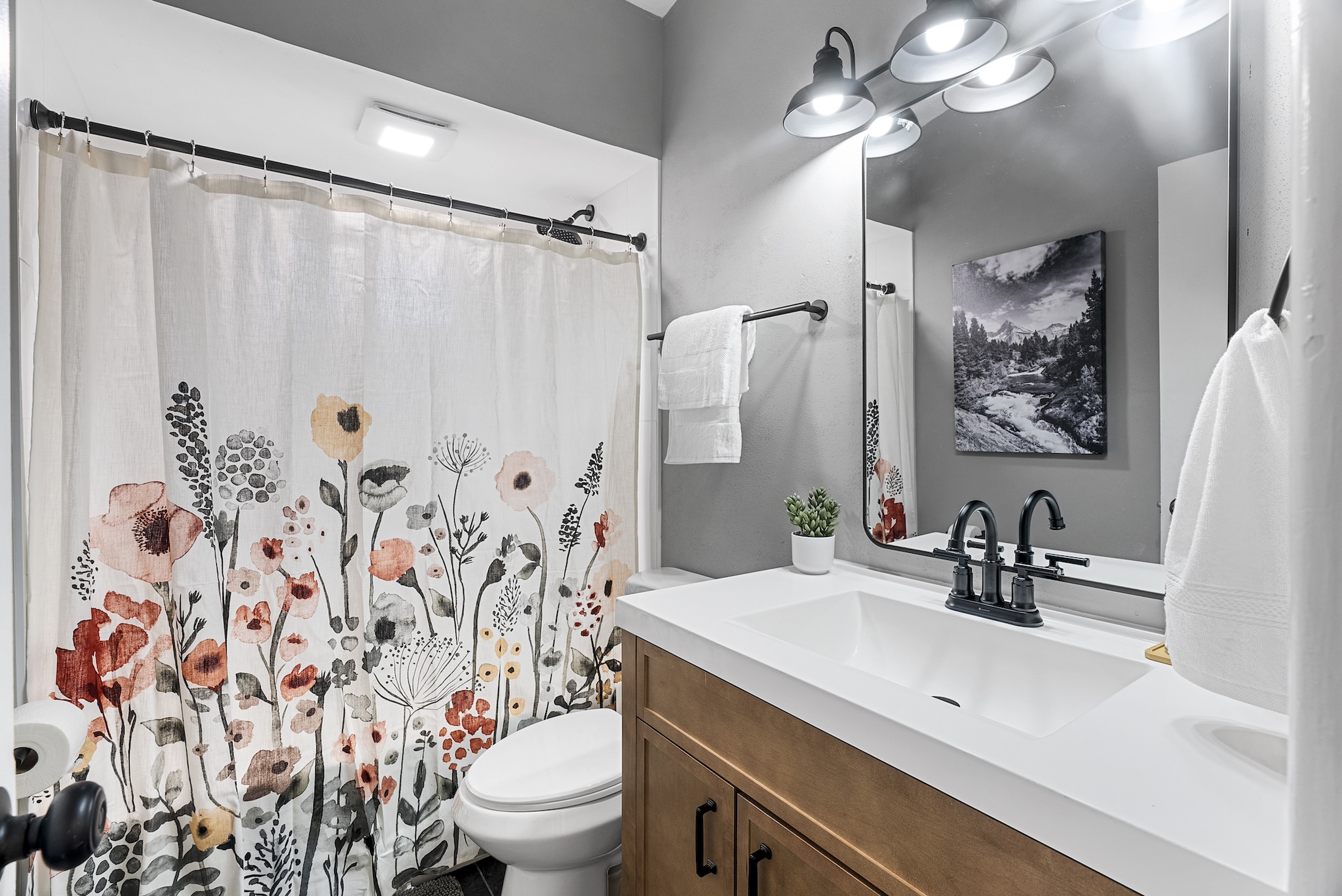 3 Bedrooms Bedrooms, ,1 BathroomBathrooms,Woodford Homes,For Rent,1345