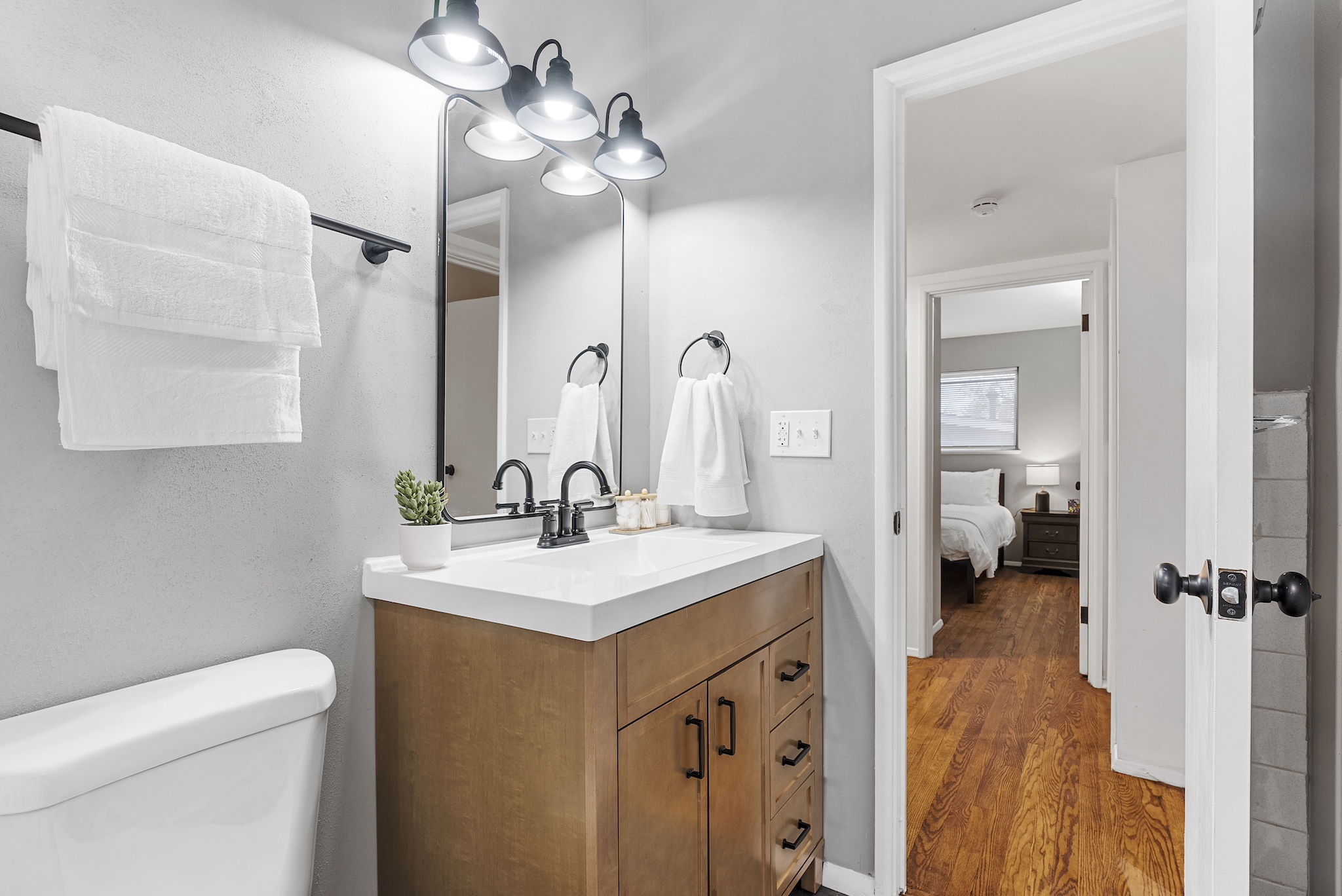3 Bedrooms Bedrooms, ,1 BathroomBathrooms,Woodford Homes,For Rent,1345