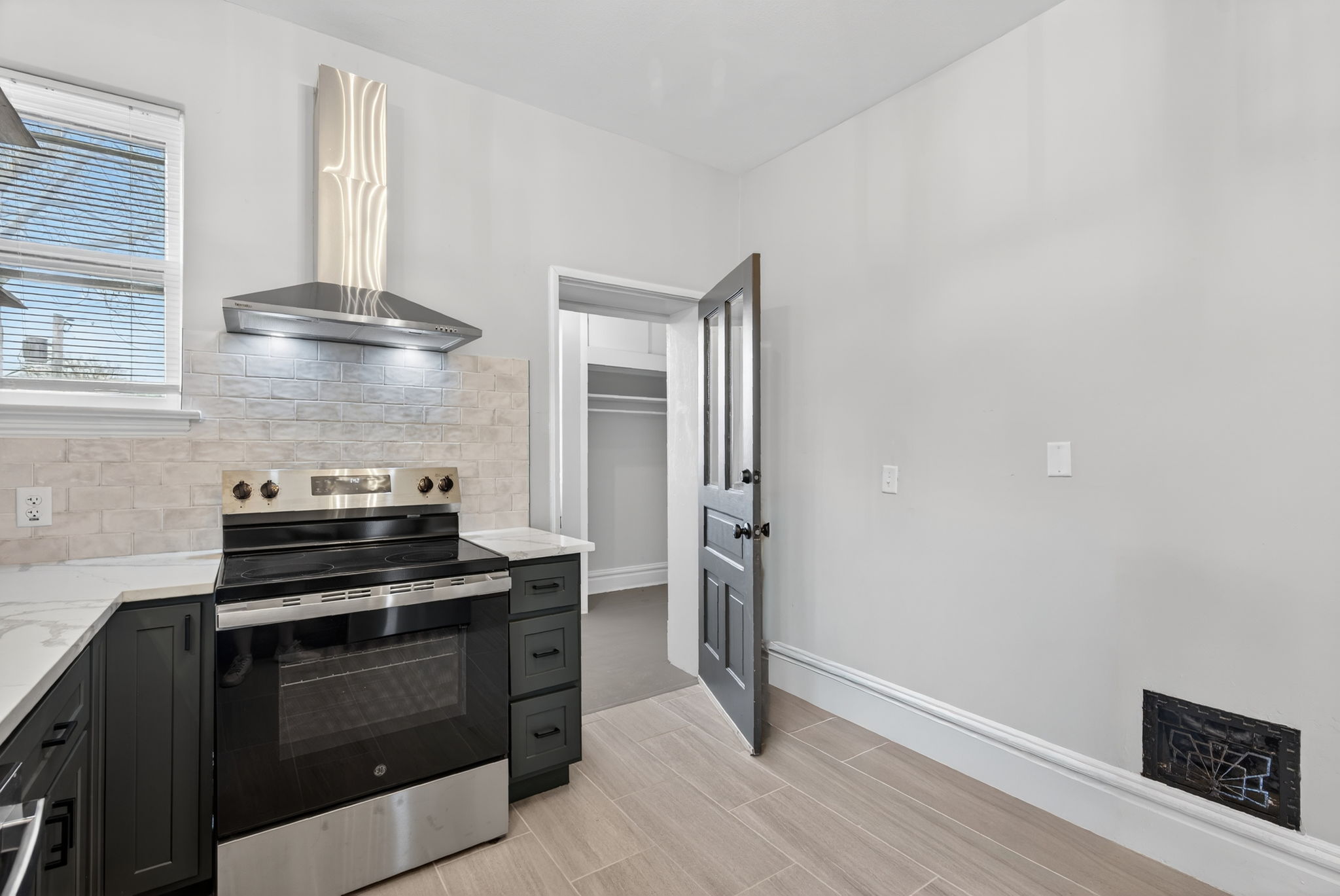 4 Bedrooms Bedrooms, ,2.5 BathroomsBathrooms,Woodford Homes,Lease Purchase / Purchase,1347