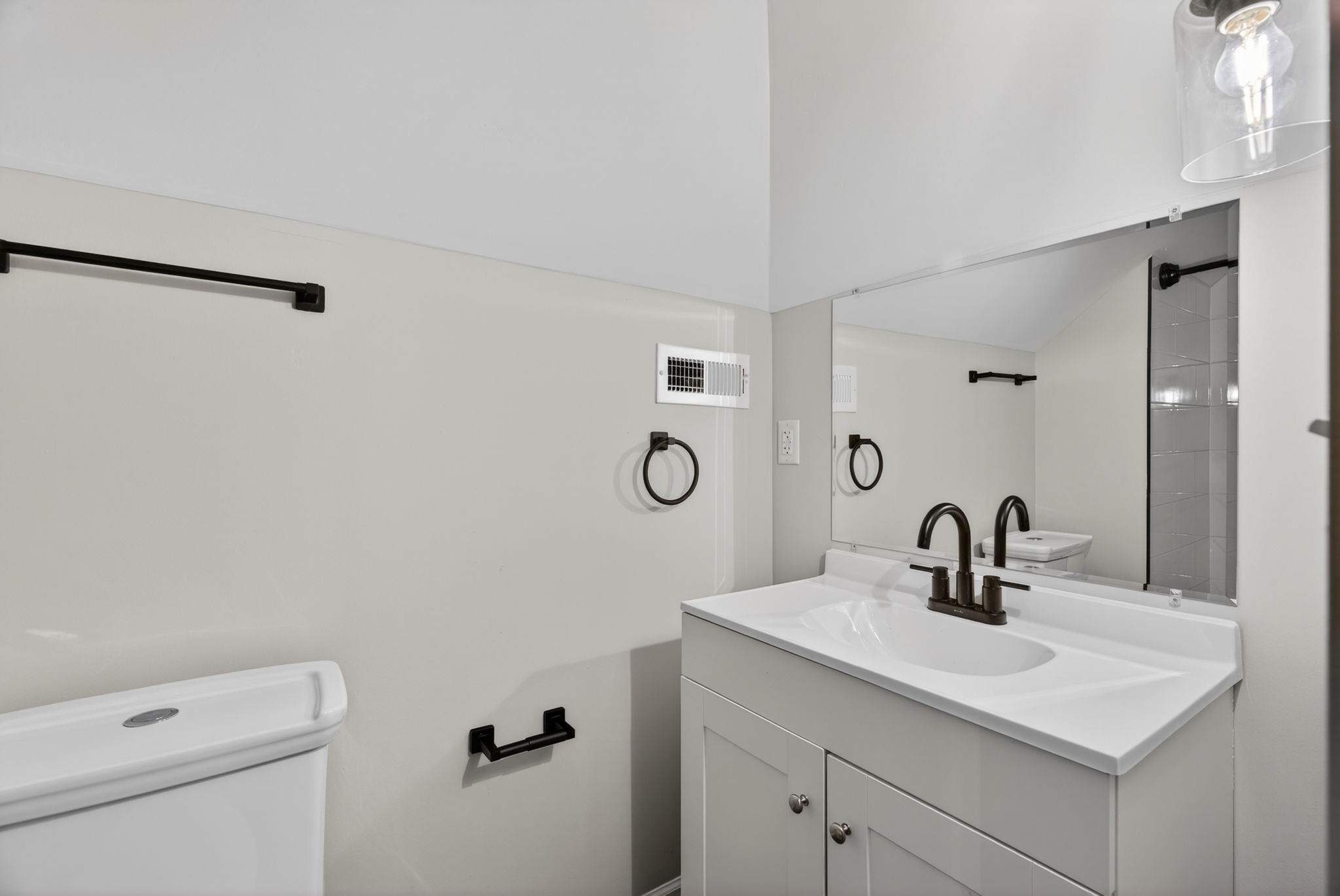 4 Bedrooms Bedrooms, ,2.5 BathroomsBathrooms,Woodford Homes,Lease Purchase / Purchase,1347