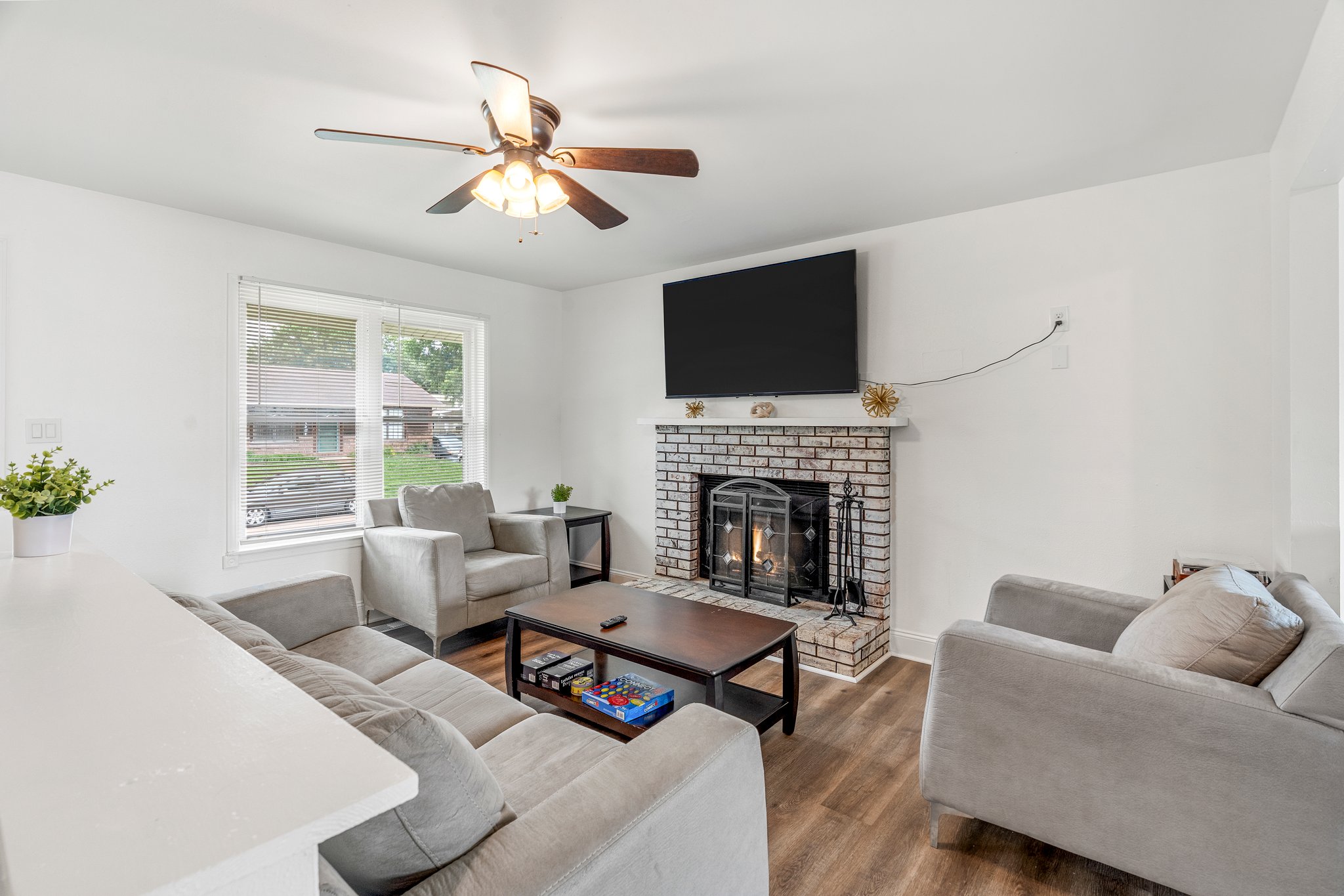 3 Bedrooms Bedrooms, ,1 BathroomBathrooms,Woodford Homes,For Rent,1348