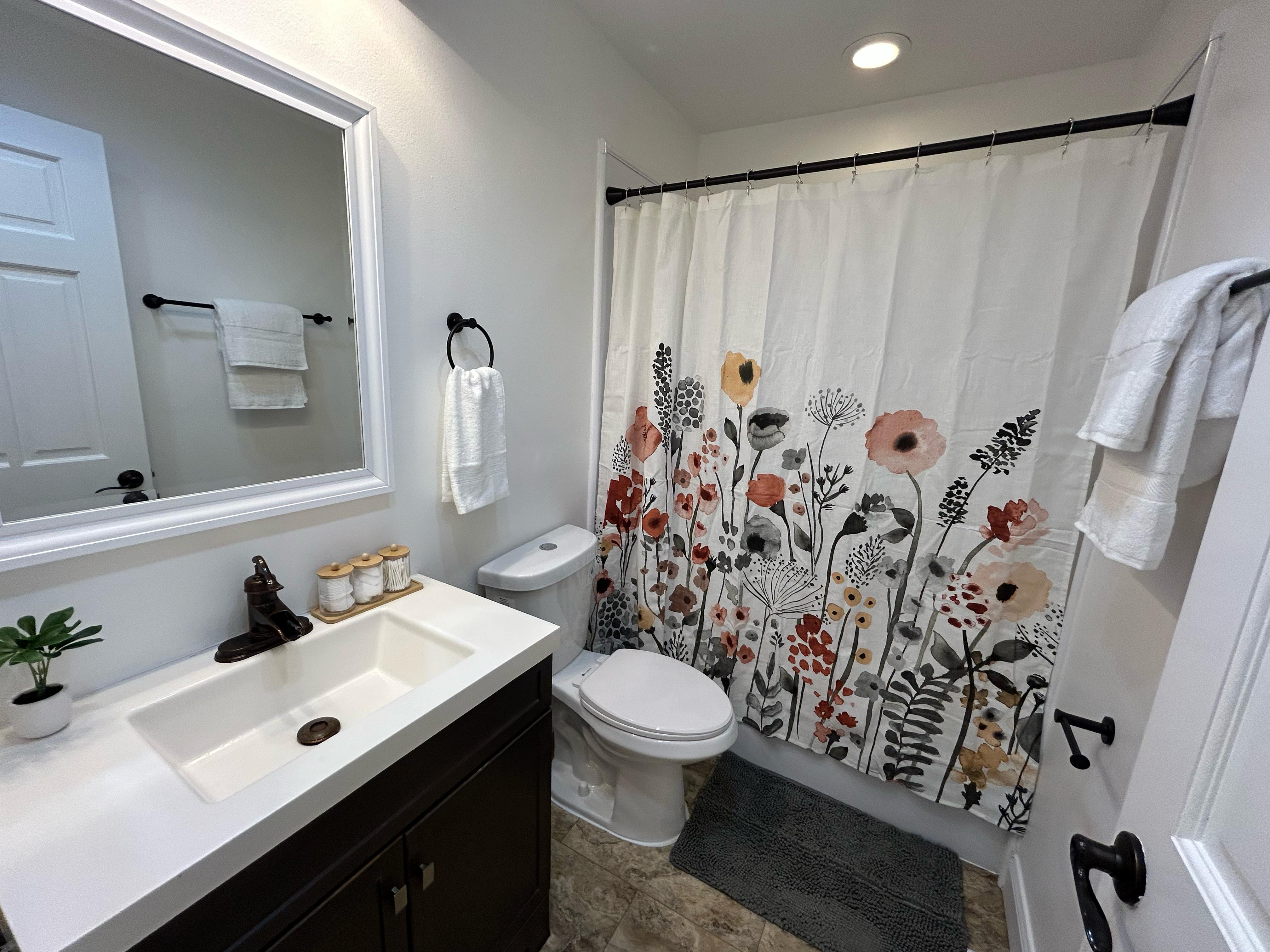 3 Bedrooms Bedrooms, ,1 BathroomBathrooms,Woodford Homes,For Rent,1348