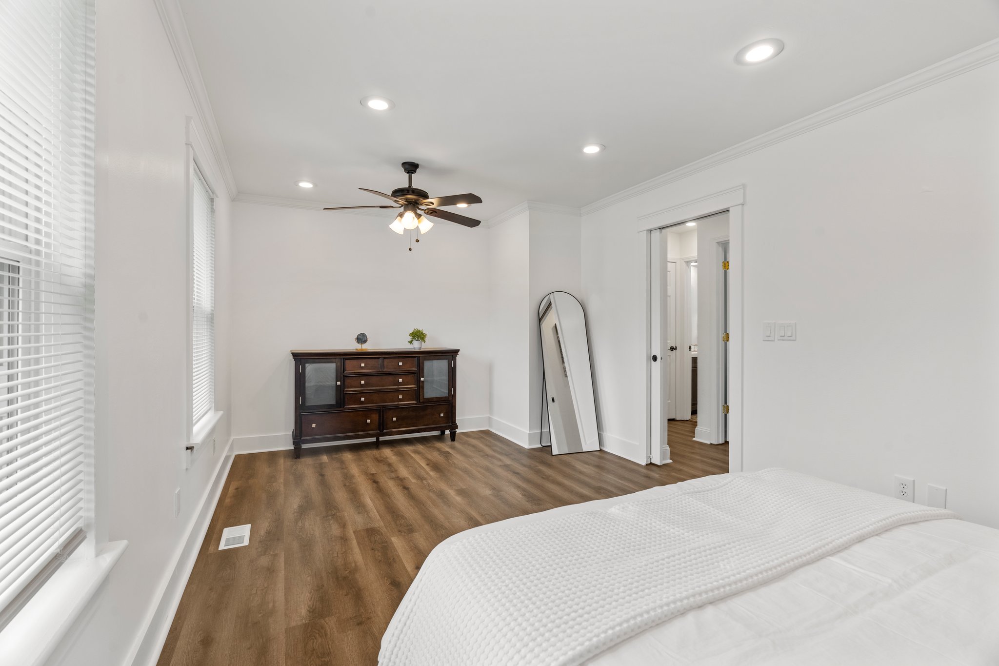3 Bedrooms Bedrooms, ,1 BathroomBathrooms,Woodford Homes,For Rent,1348