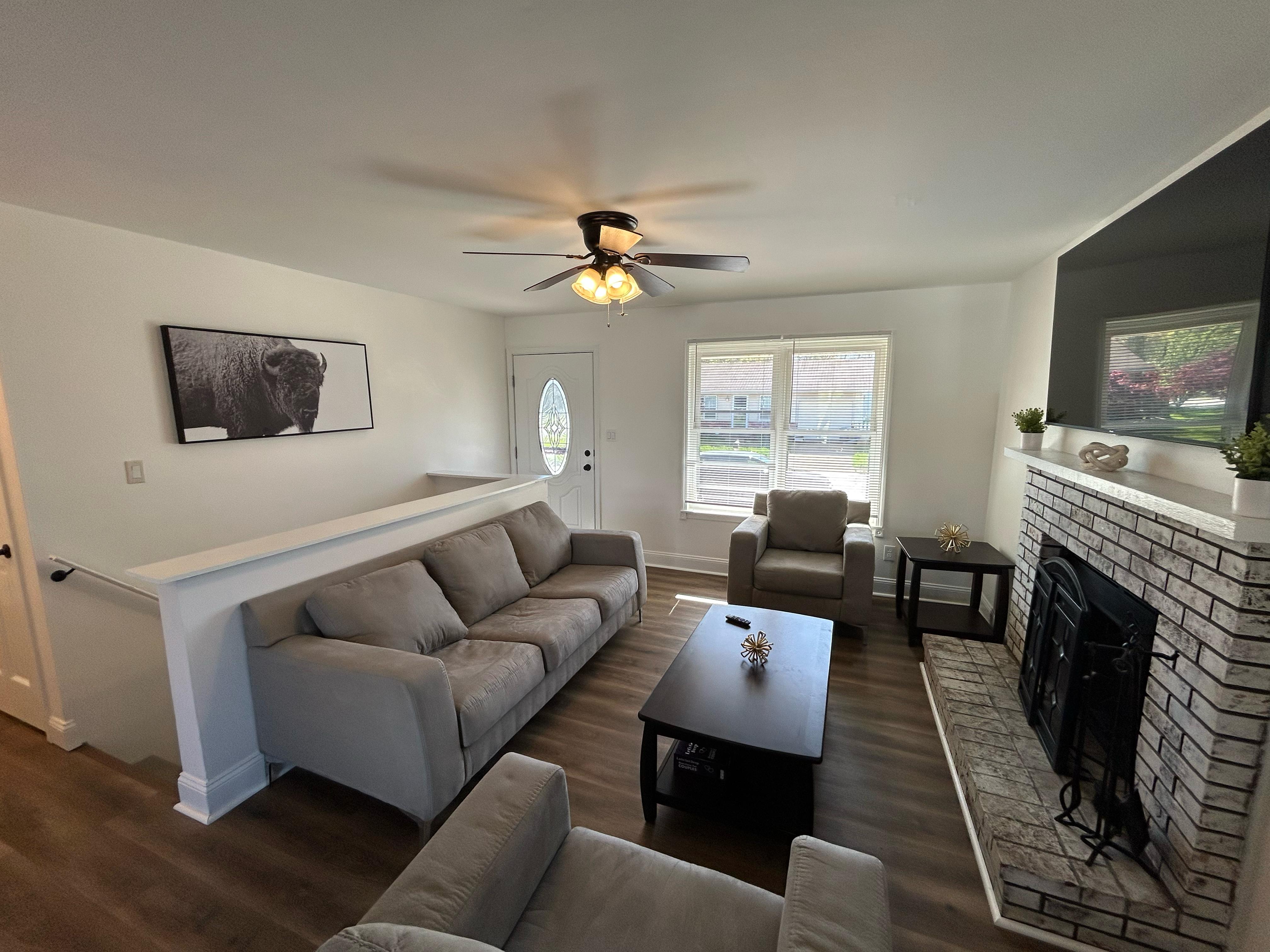3 Bedrooms Bedrooms, ,1 BathroomBathrooms,Woodford Homes,For Rent,1348