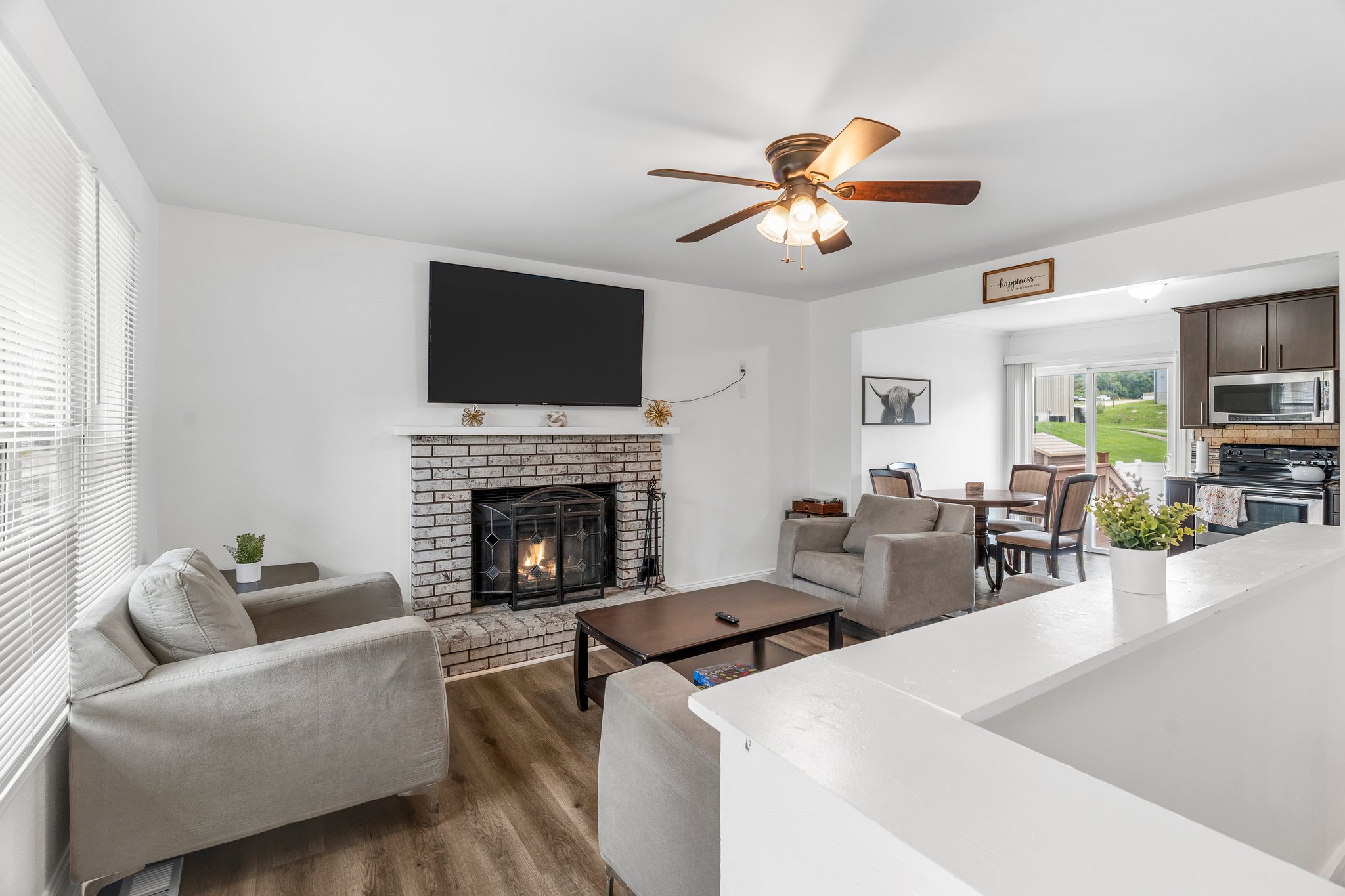 3 Bedrooms Bedrooms, ,1 BathroomBathrooms,Woodford Homes,For Rent,1348