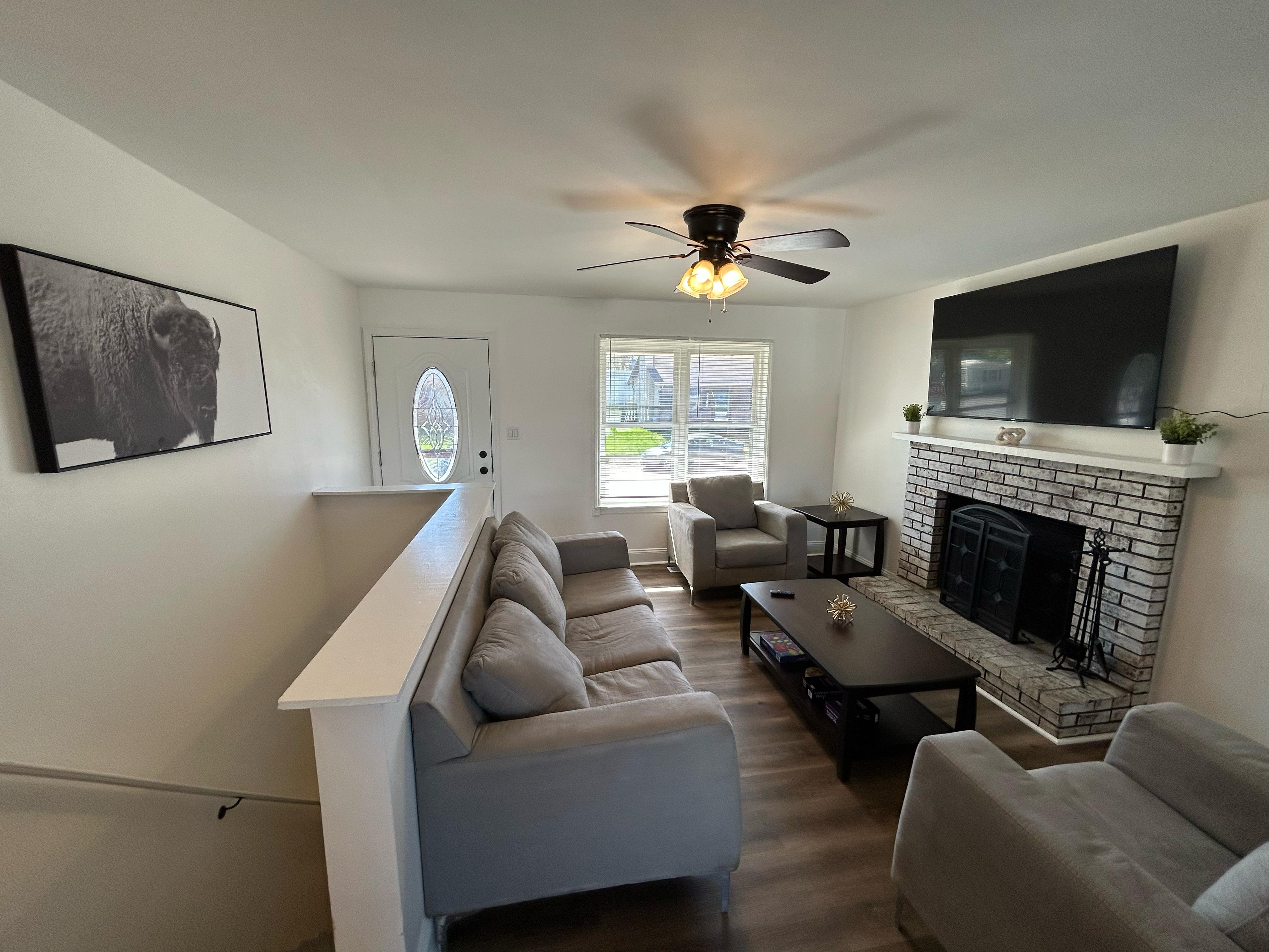 3 Bedrooms Bedrooms, ,1 BathroomBathrooms,Woodford Homes,For Rent,1348