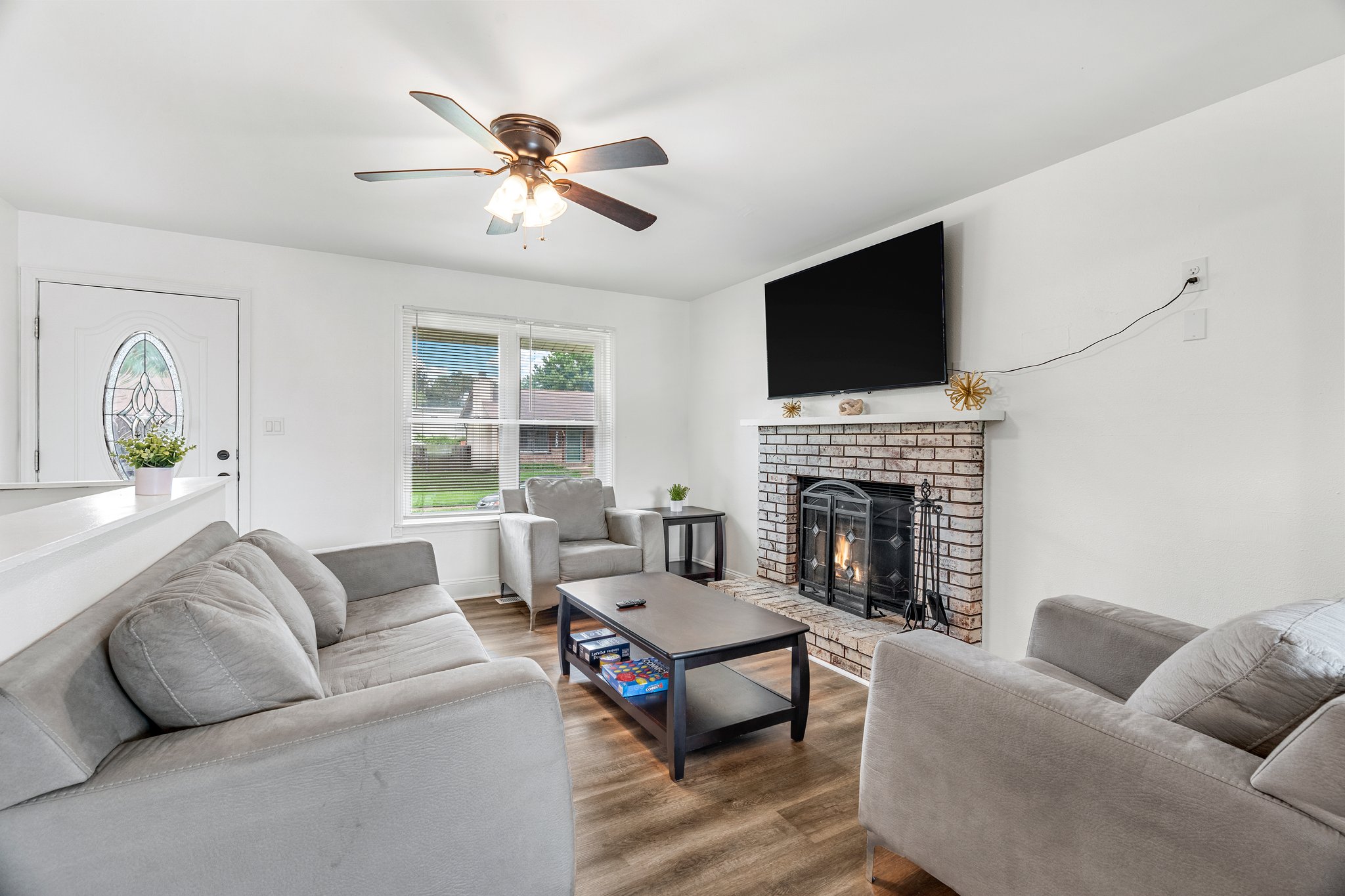 3 Bedrooms Bedrooms, ,1 BathroomBathrooms,Woodford Homes,For Rent,1348