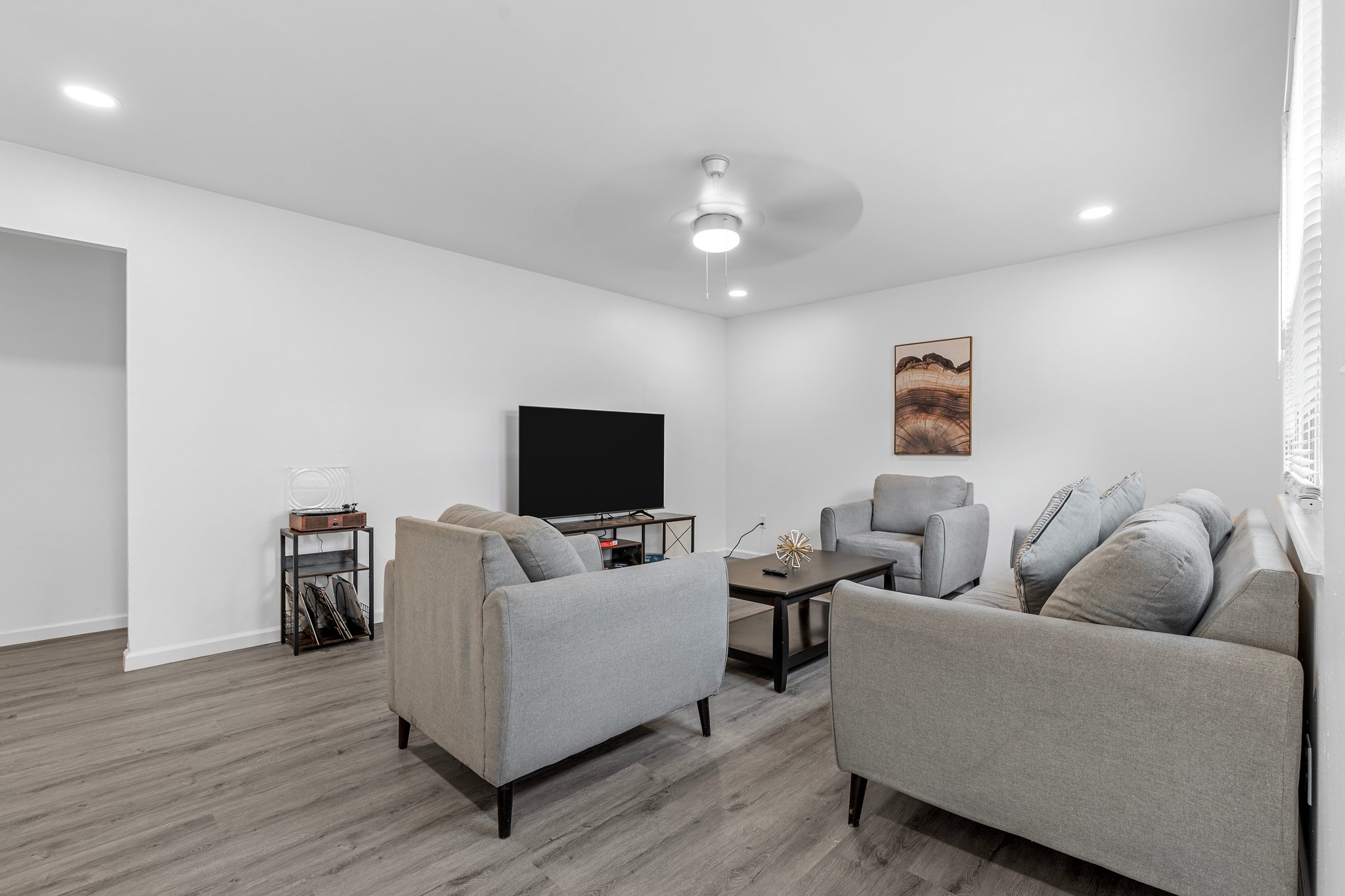 5 Bedrooms Bedrooms, ,2 BathroomsBathrooms,Woodford Homes,For Rent,1349