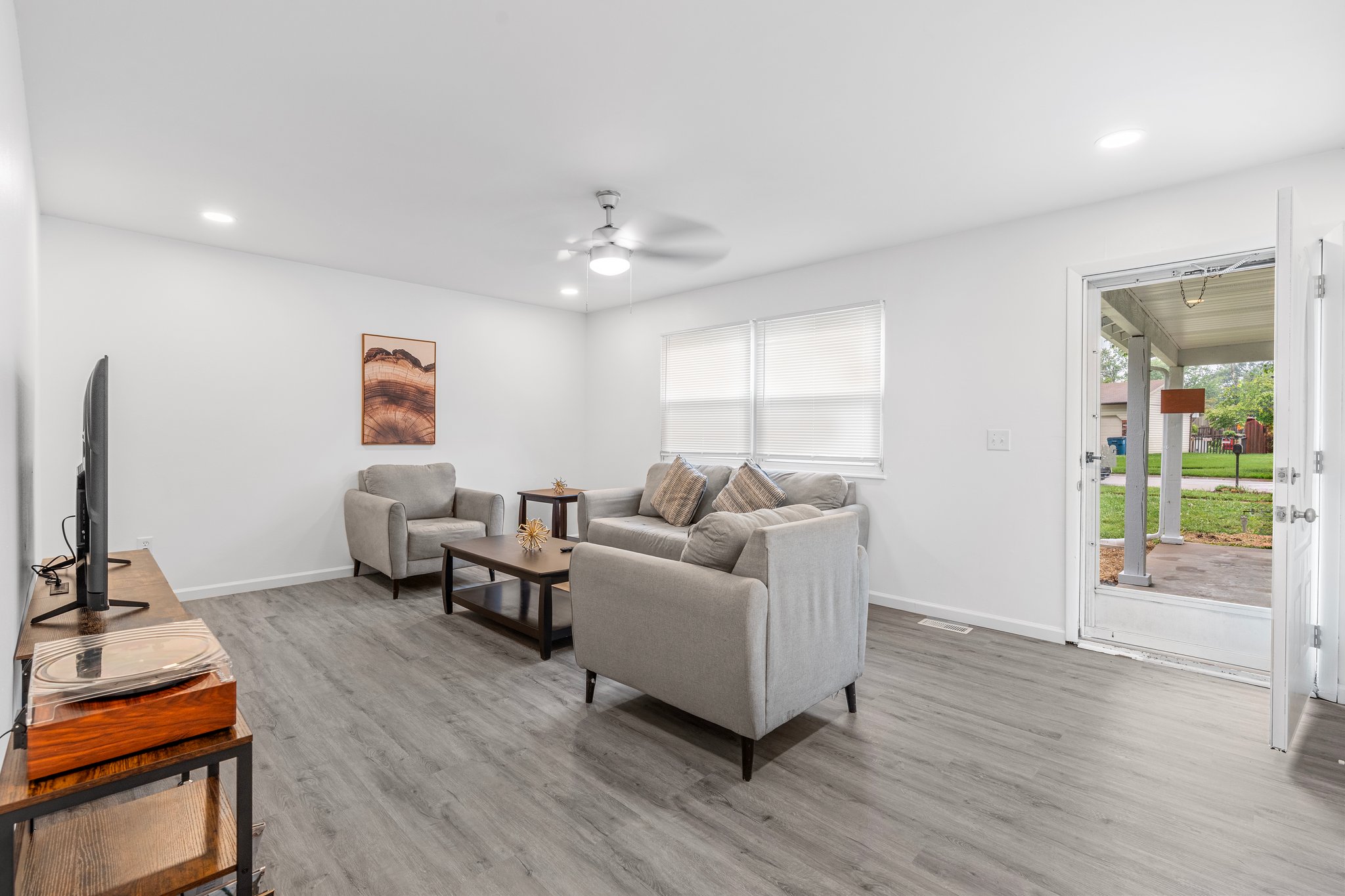 5 Bedrooms Bedrooms, ,2 BathroomsBathrooms,Woodford Homes,For Rent,1349