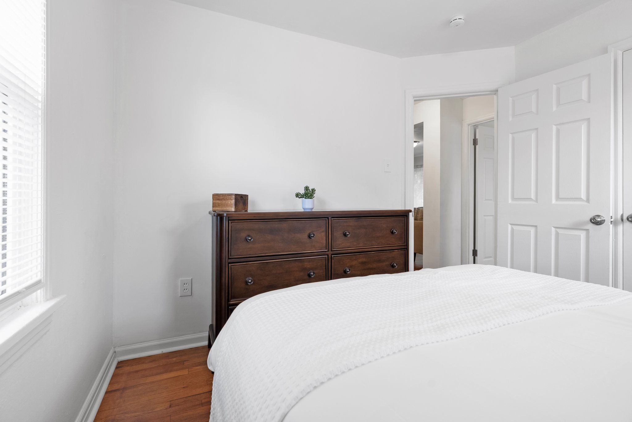 3 Bedrooms Bedrooms, ,1 BathroomBathrooms,Woodford Homes,For Rent,1350