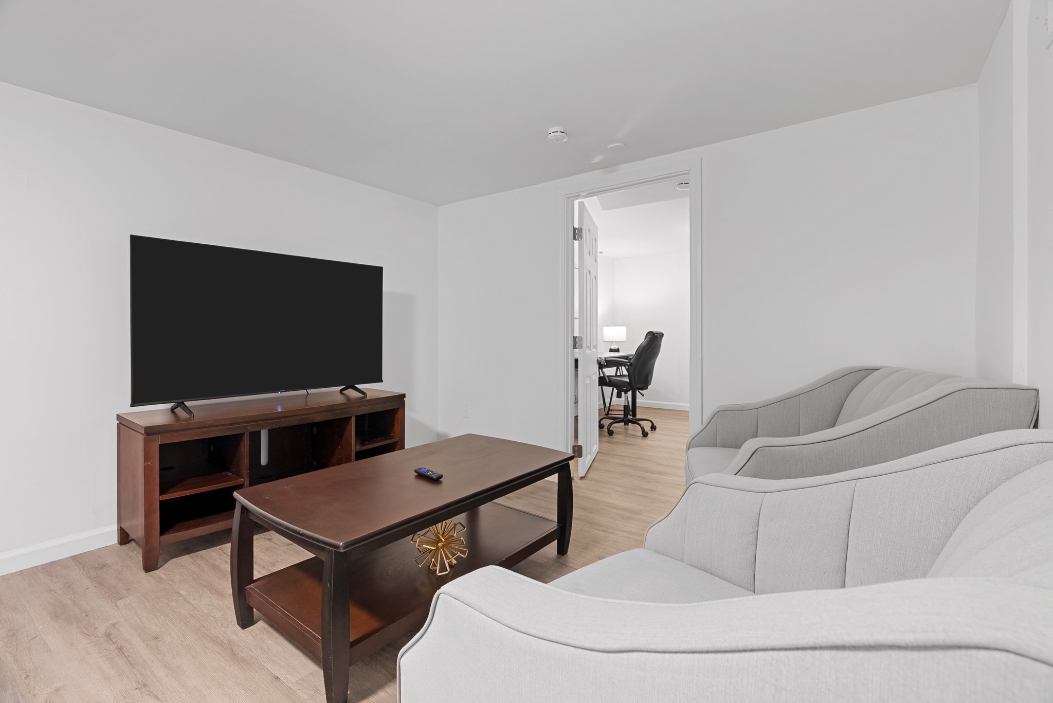 3 Bedrooms Bedrooms, ,1 BathroomBathrooms,Woodford Homes,For Rent,1350
