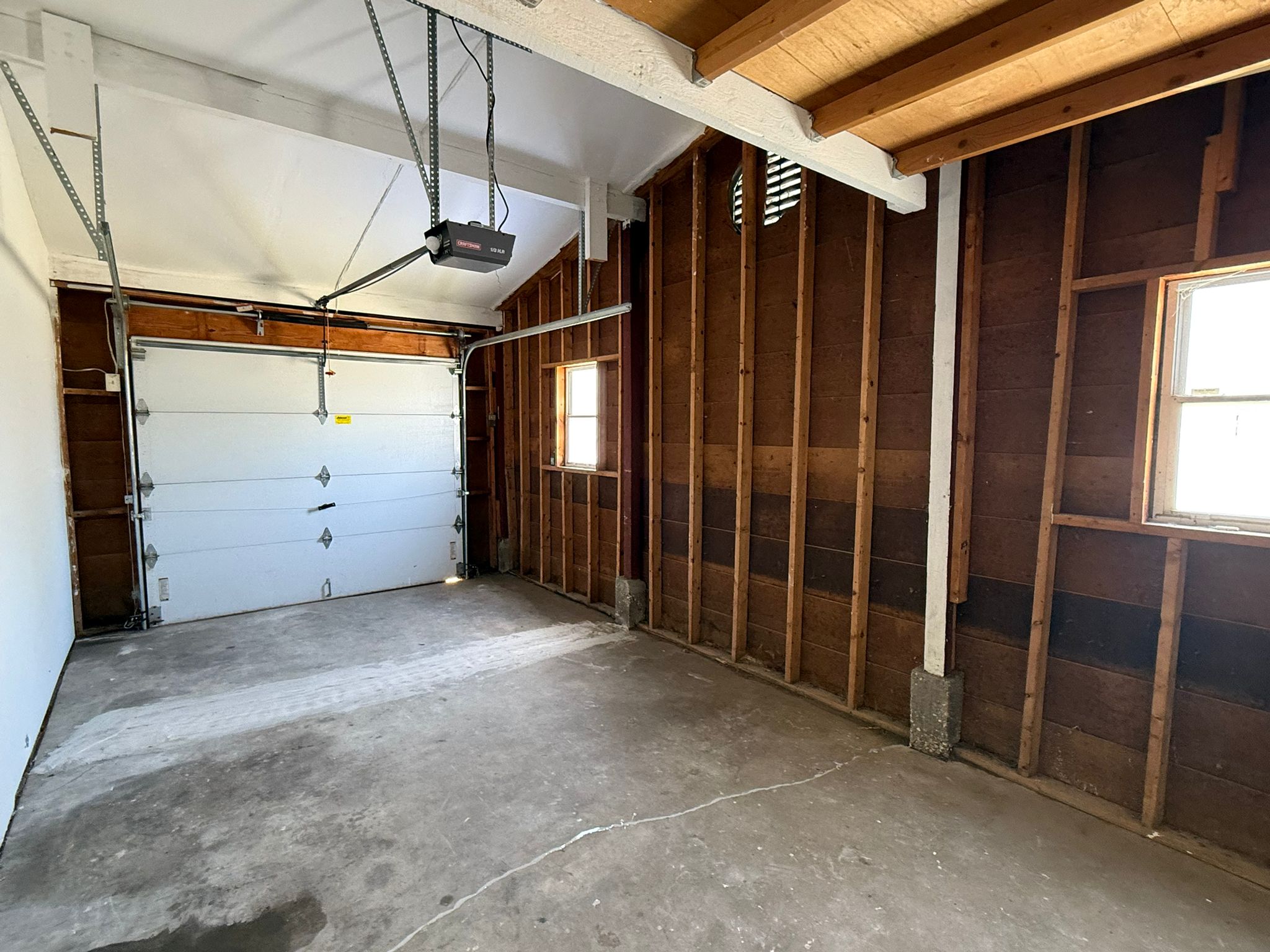 3 Bedrooms Bedrooms, ,1.5 BathroomsBathrooms,Woodford Homes,For Rent,1351