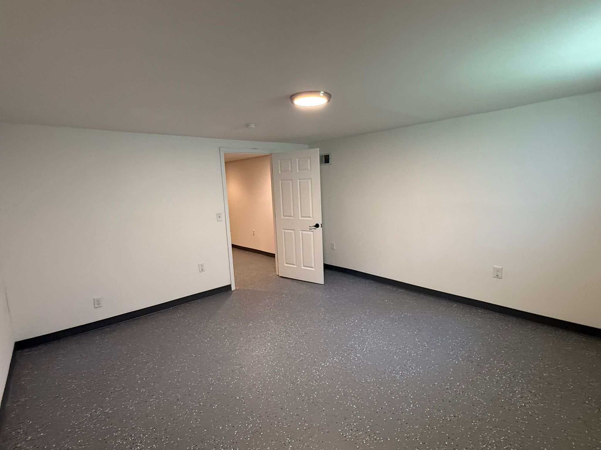3 Bedrooms Bedrooms, ,1.5 BathroomsBathrooms,Woodford Homes,For Rent,1351