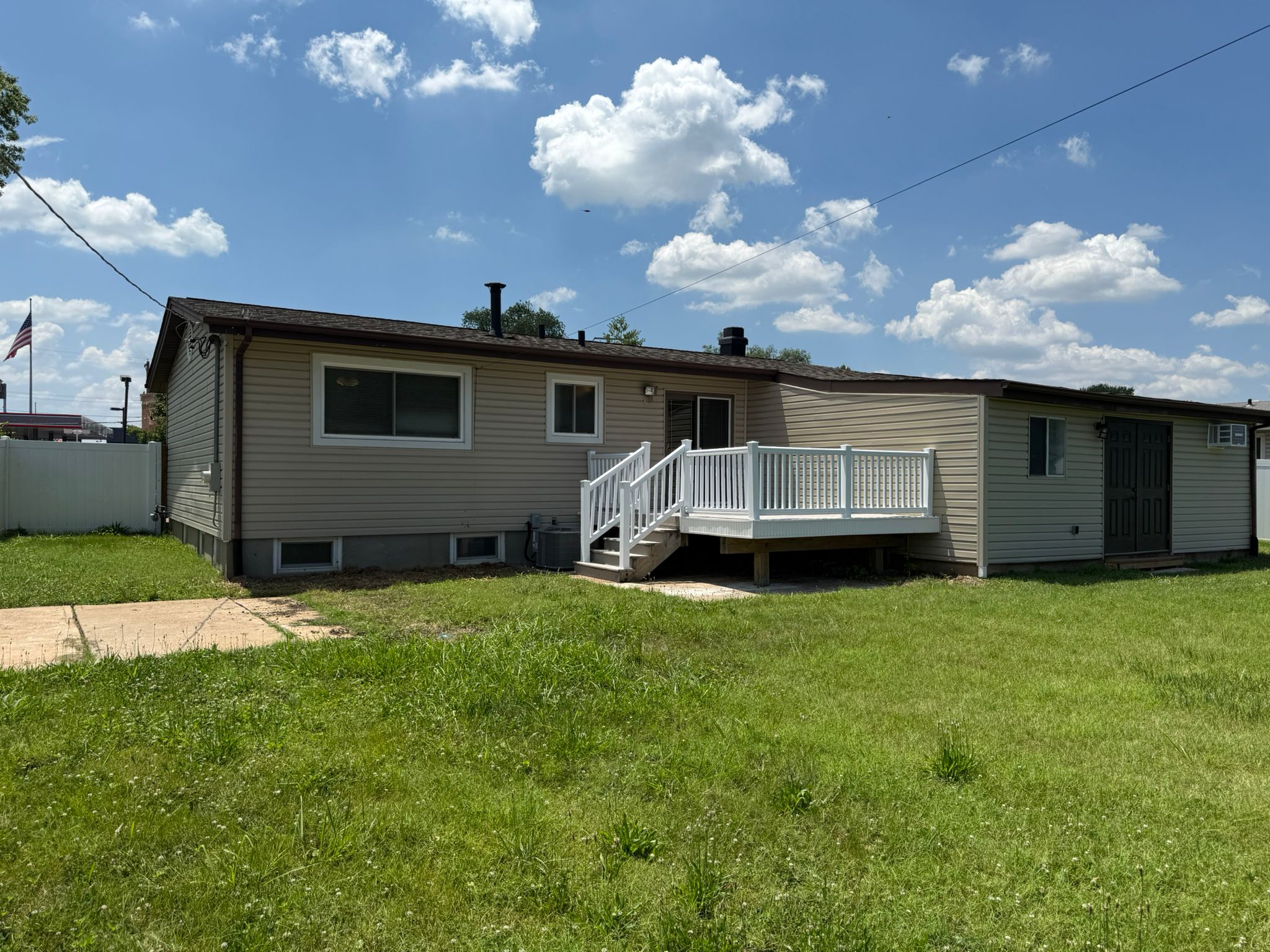 3 Bedrooms Bedrooms, ,1.5 BathroomsBathrooms,Woodford Homes,For Rent,1351