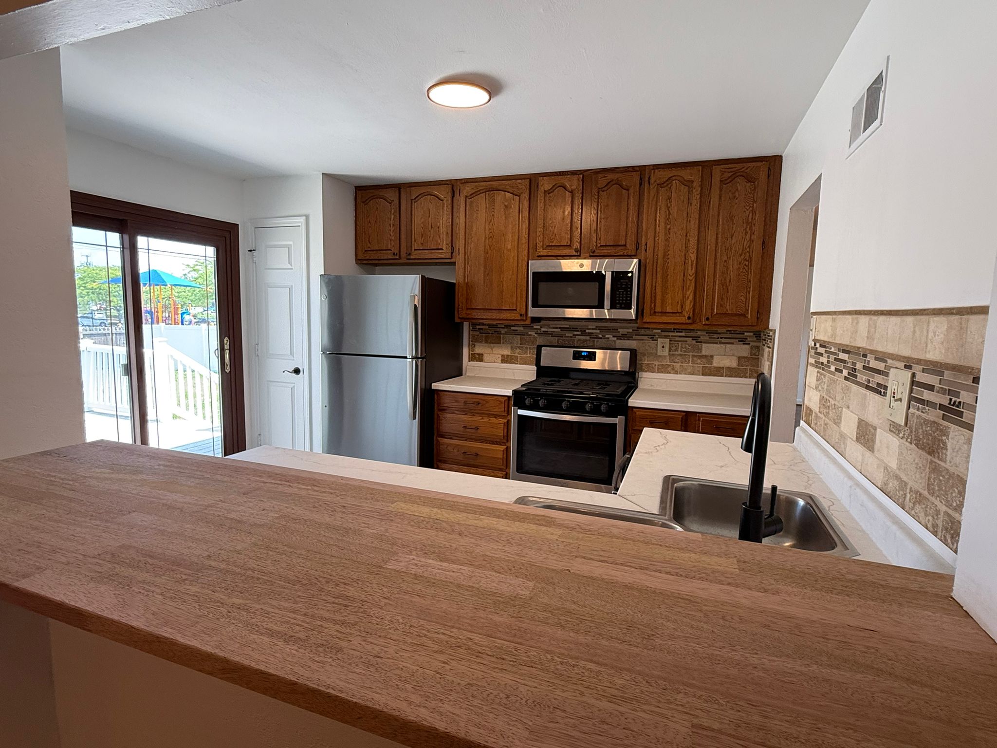 3 Bedrooms Bedrooms, ,1.5 BathroomsBathrooms,Woodford Homes,For Rent,1351