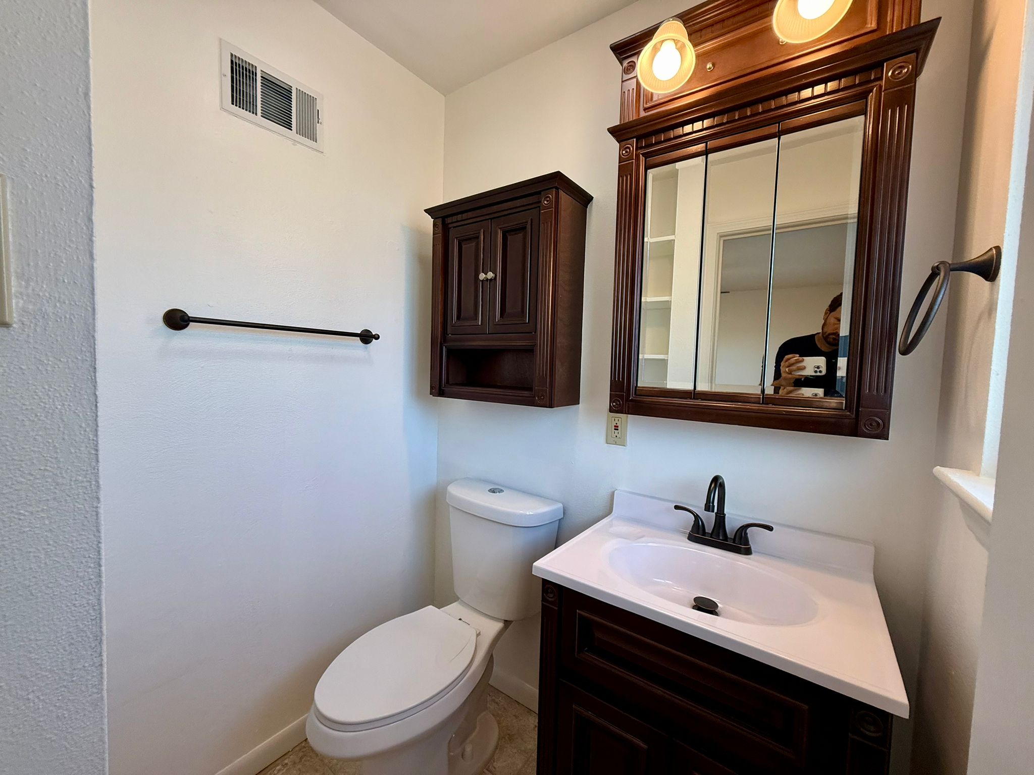 3 Bedrooms Bedrooms, ,1.5 BathroomsBathrooms,Woodford Homes,For Rent,1351