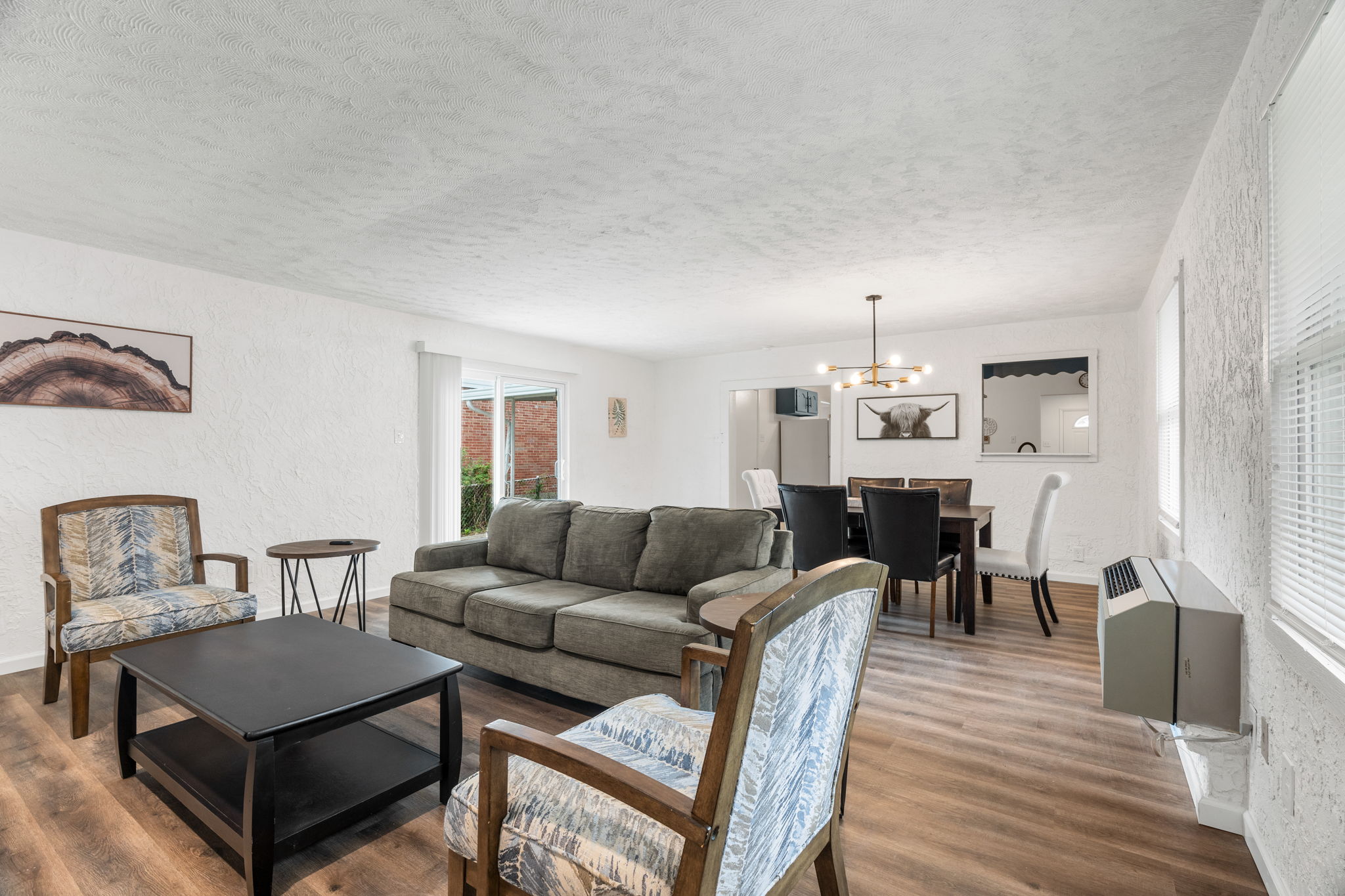 4 Bedrooms Bedrooms, ,1.5 BathroomsBathrooms,Woodford Homes,For Rent,1352