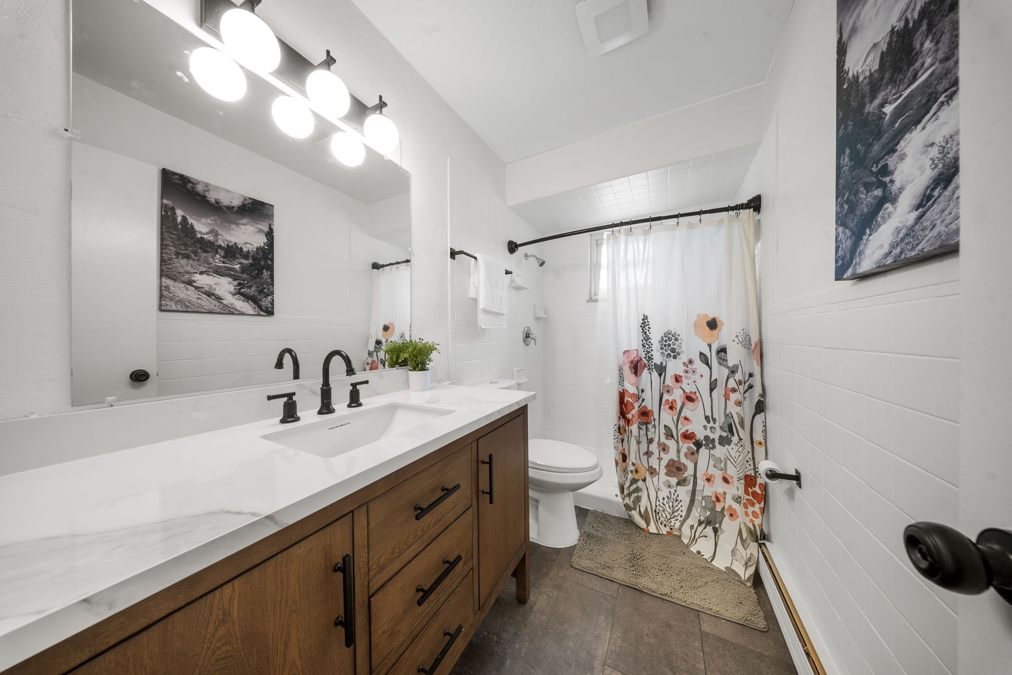 4 Bedrooms Bedrooms, ,1.5 BathroomsBathrooms,Woodford Homes,For Rent,1352