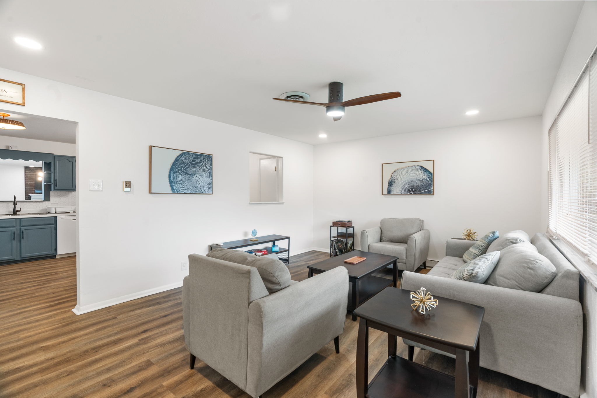 4 Bedrooms Bedrooms, ,1.5 BathroomsBathrooms,Woodford Homes,For Rent,1352