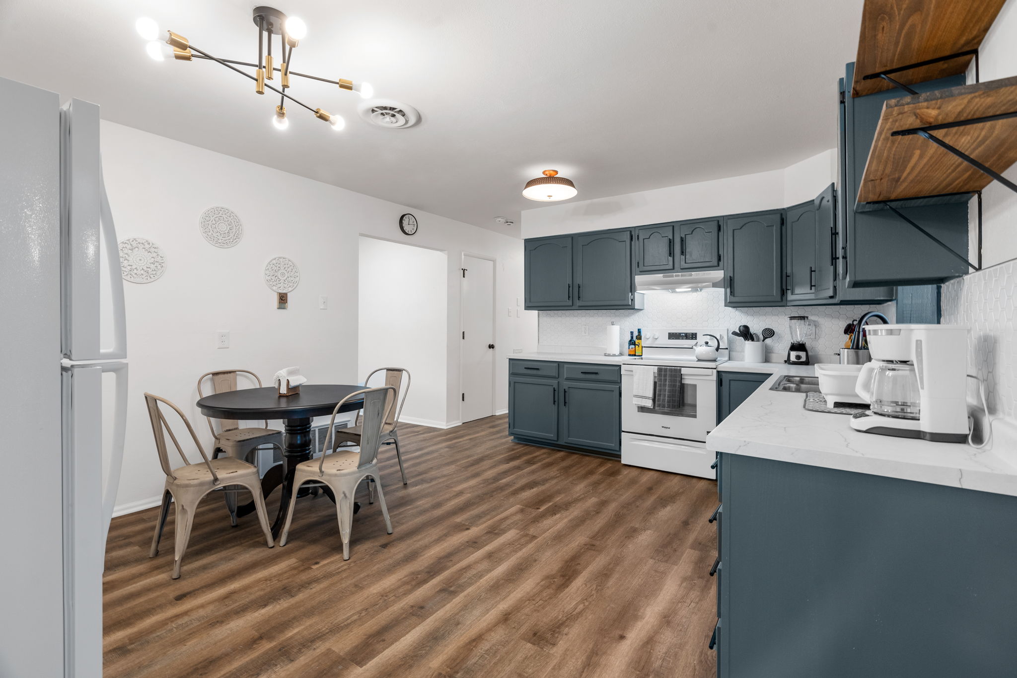4 Bedrooms Bedrooms, ,1.5 BathroomsBathrooms,Woodford Homes,For Rent,1352