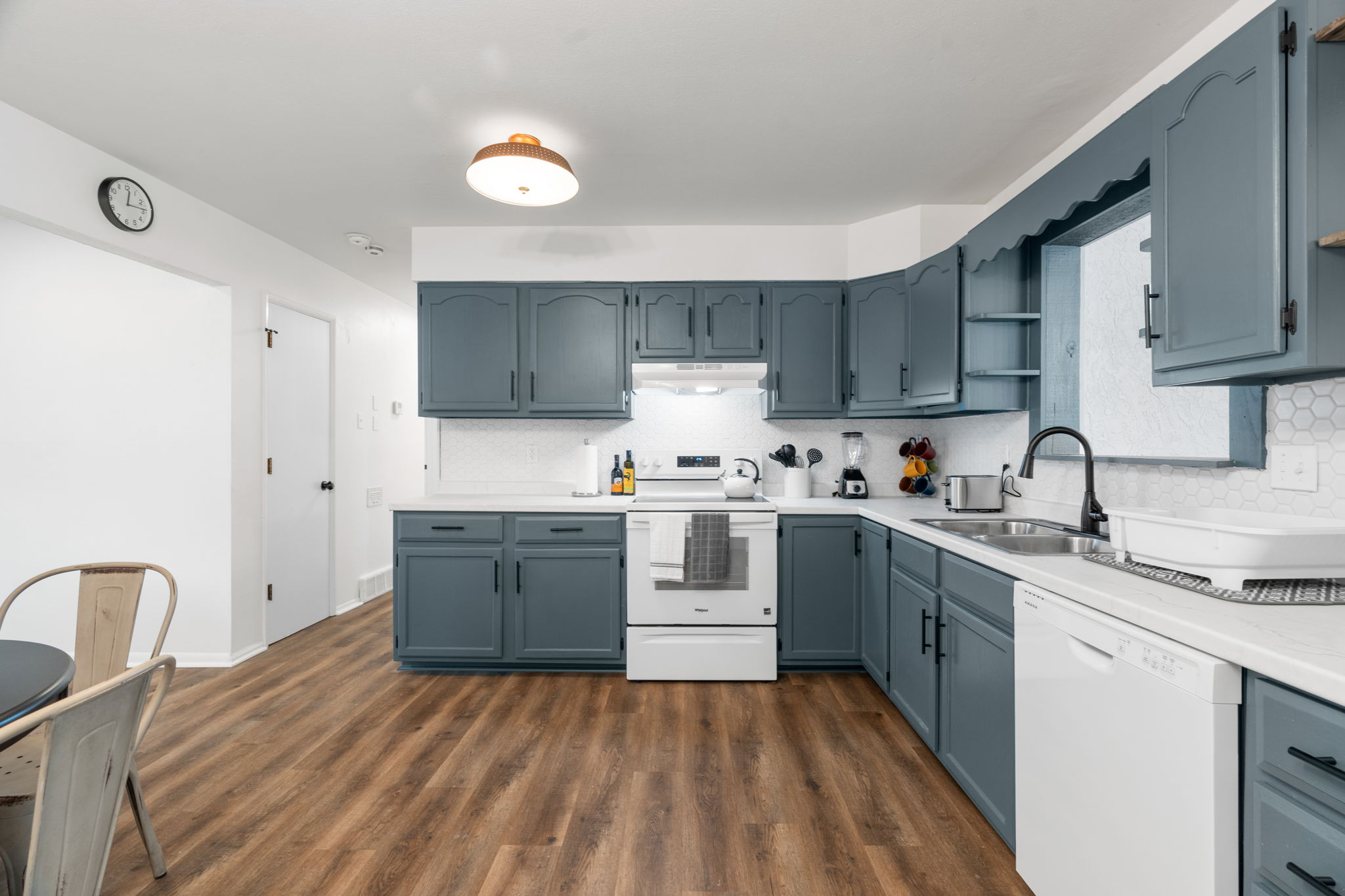 4 Bedrooms Bedrooms, ,1.5 BathroomsBathrooms,Woodford Homes,For Rent,1352