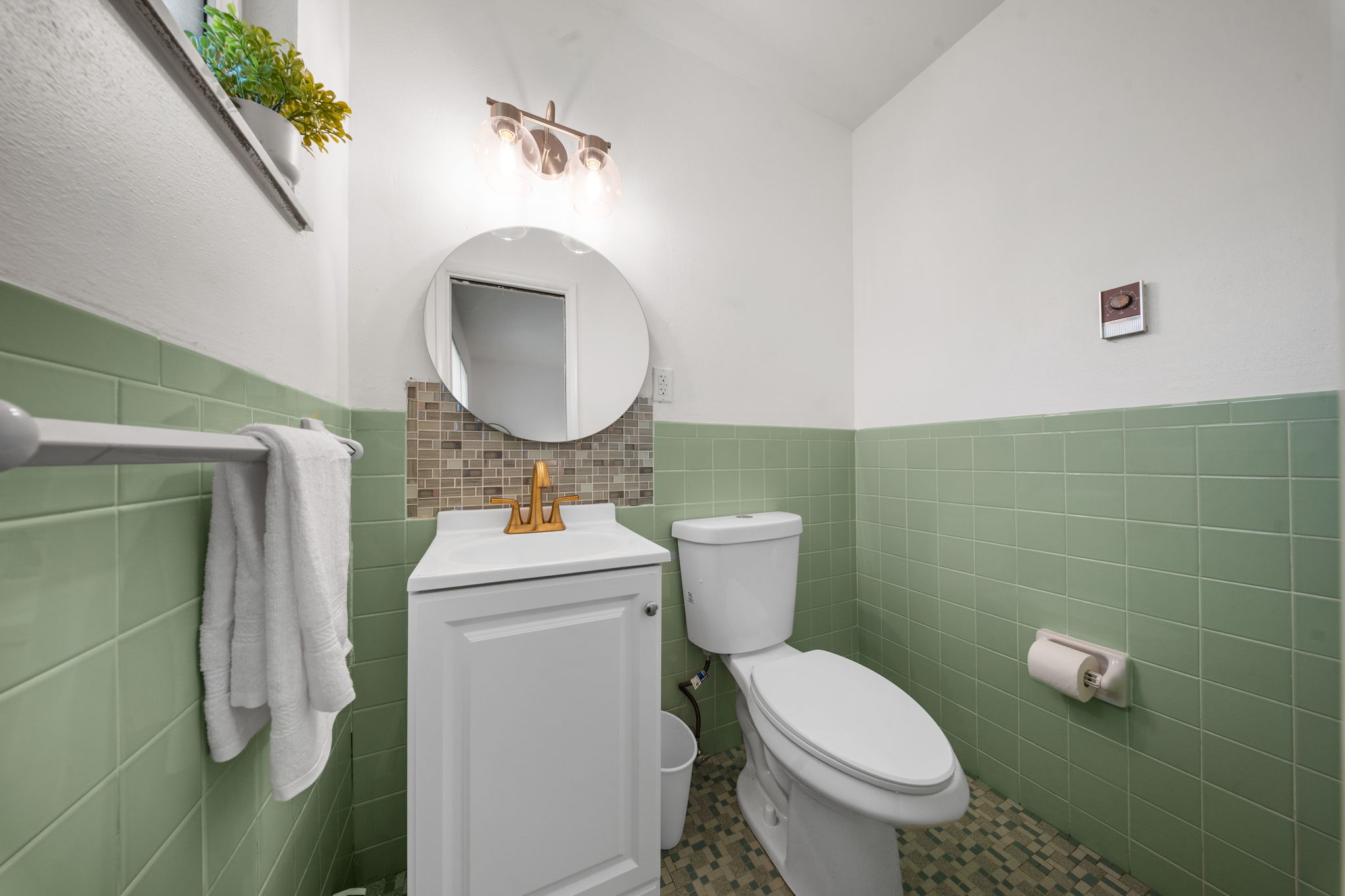 4 Bedrooms Bedrooms, ,1.5 BathroomsBathrooms,Woodford Homes,For Rent,1352