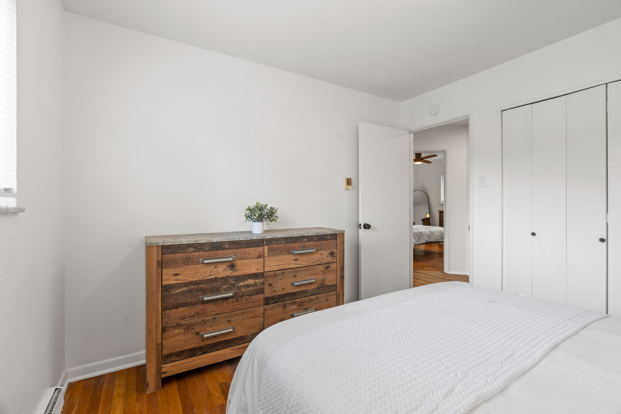 4 Bedrooms Bedrooms, ,1.5 BathroomsBathrooms,Woodford Homes,For Rent,1352