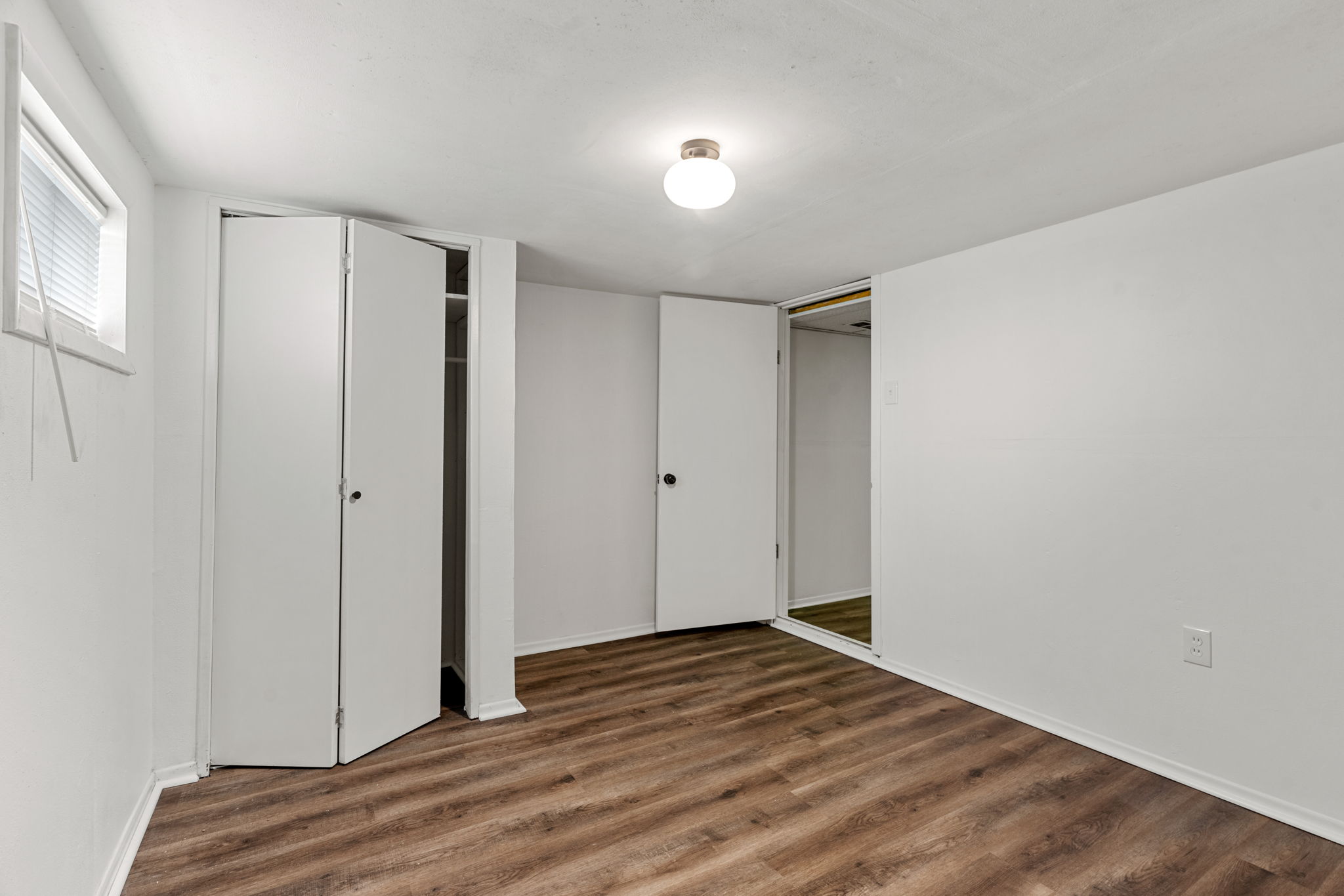 4 Bedrooms Bedrooms, ,1.5 BathroomsBathrooms,Woodford Homes,For Rent,1352
