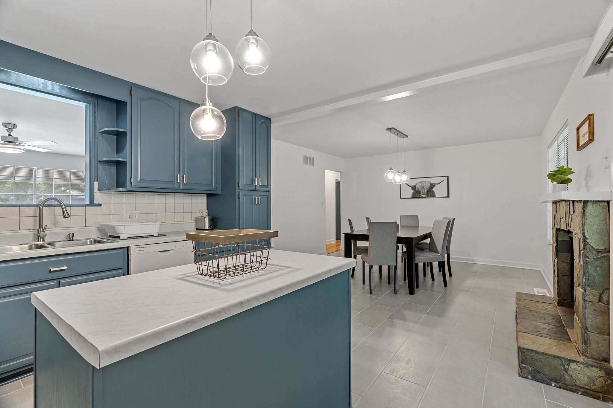 3 Bedrooms Bedrooms, ,2 BathroomsBathrooms,Woodford Homes,For Rent,1353