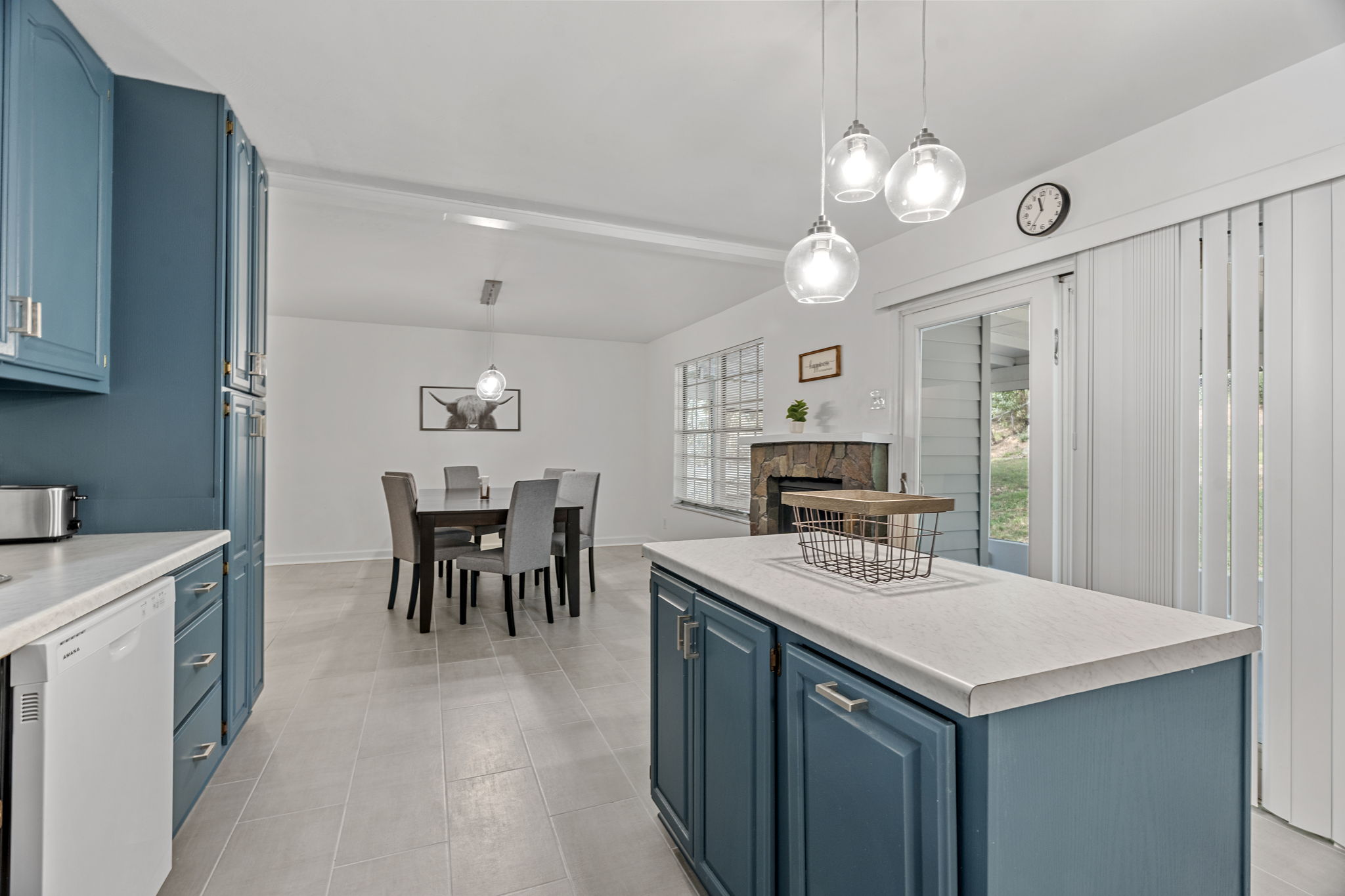 3 Bedrooms Bedrooms, ,2 BathroomsBathrooms,Woodford Homes,For Rent,1353