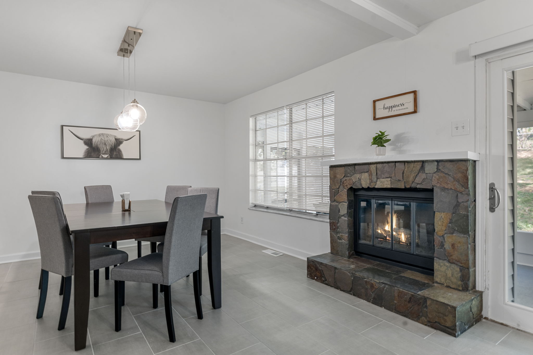 3 Bedrooms Bedrooms, ,2 BathroomsBathrooms,Woodford Homes,For Rent,1353