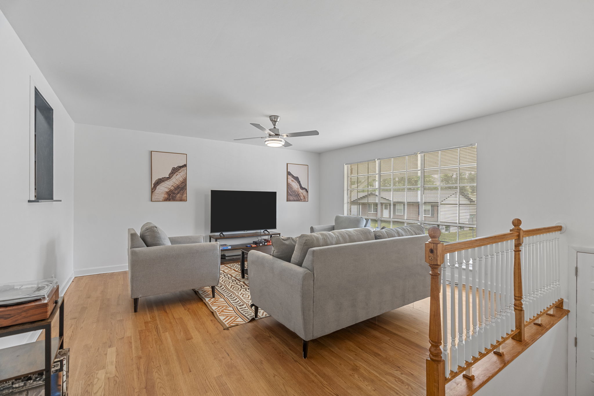 3 Bedrooms Bedrooms, ,2 BathroomsBathrooms,Woodford Homes,For Rent,1353