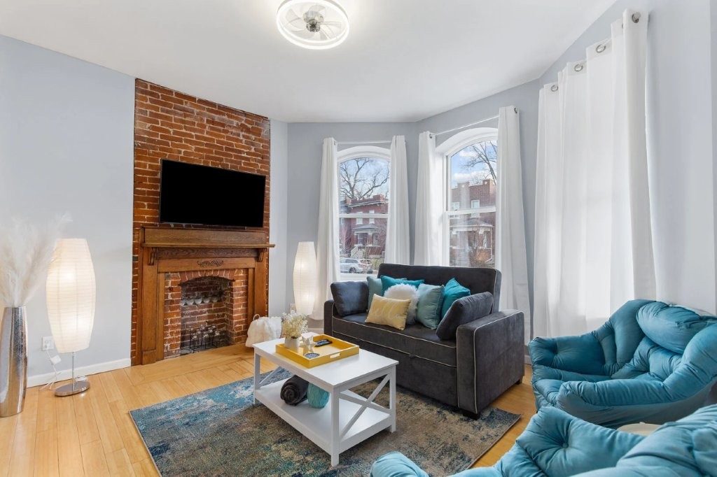 3 Bedrooms Bedrooms, ,2 BathroomsBathrooms,Woodford Homes,For Rent,1368