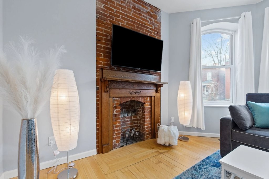 3 Bedrooms Bedrooms, ,2 BathroomsBathrooms,Woodford Homes,For Rent,1368
